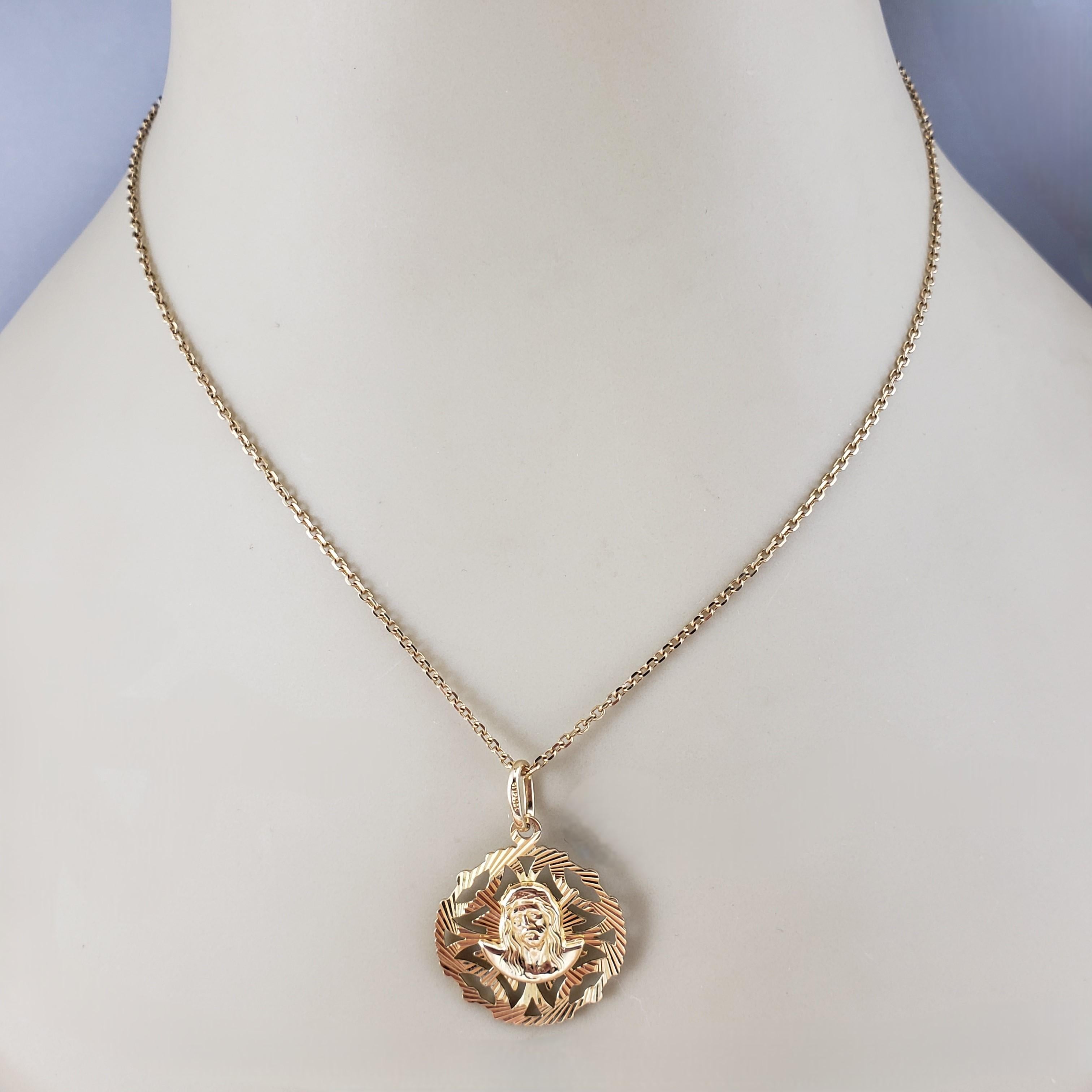 18 Karat Yellow Gold Jesus and Virgin Mary Reversible Pendant #20347 For Sale 2