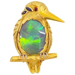 Retro 18 Karat Yellow Gold King Puffin Brooch with 12.44 Carat Black Opal Center