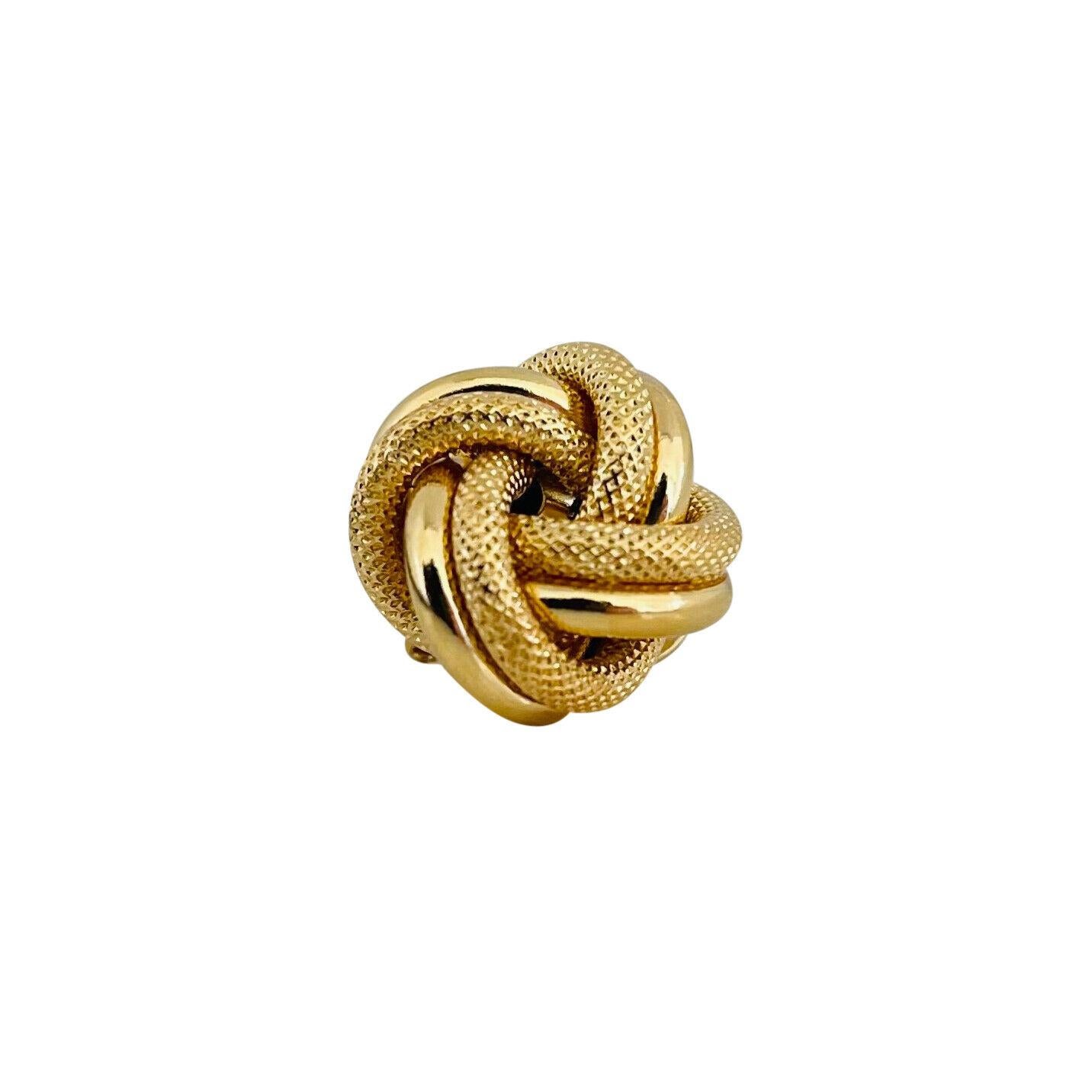 18 Karat Yellow Gold Ladies UnoAErre Textured Fancy Knot Earrings, Italy In Good Condition In Guilford, CT