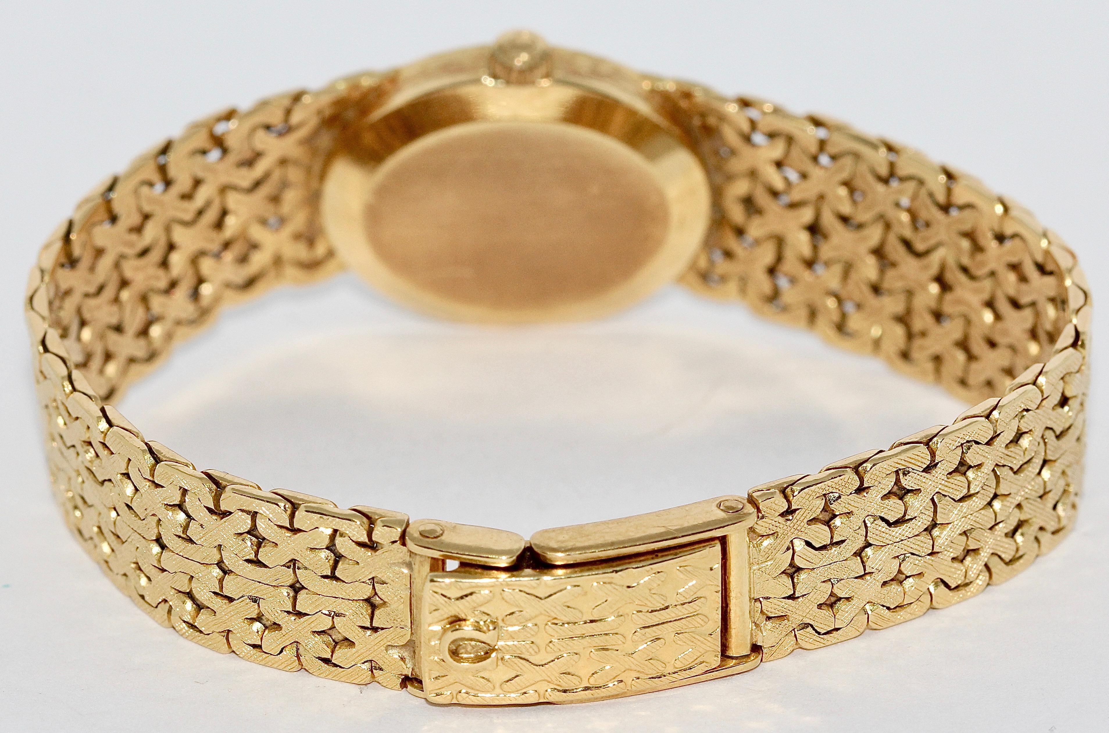 Montre-bracelet pour femme Omega De Ville en or jaune 18 carats avec cadran en lapis-lazuli État moyen - En vente à Berlin, DE