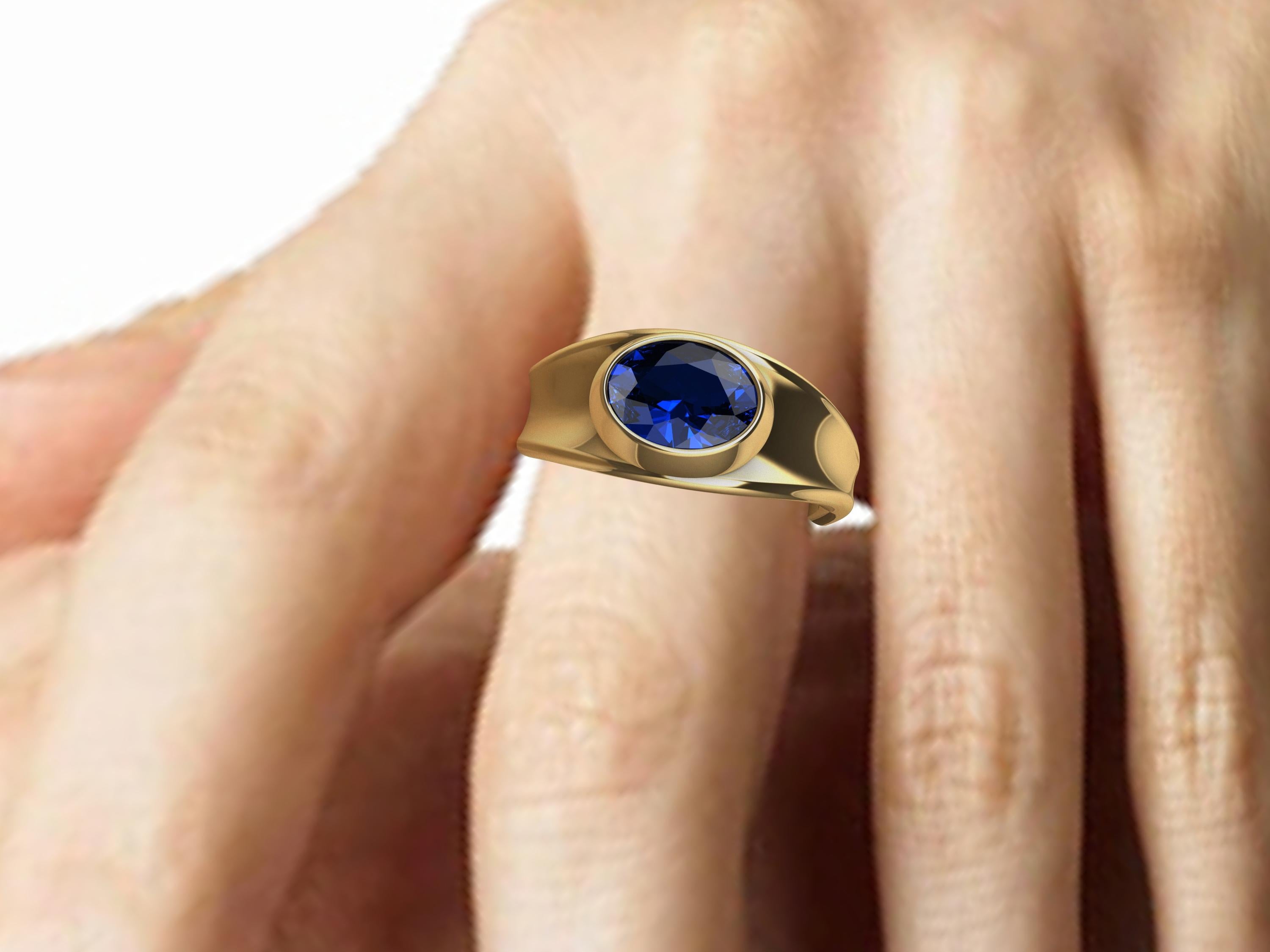 For Sale:  18 Karat Yellow Gold Lady's 1.55 Carat Blue Sapphire Sculpture Ring 2