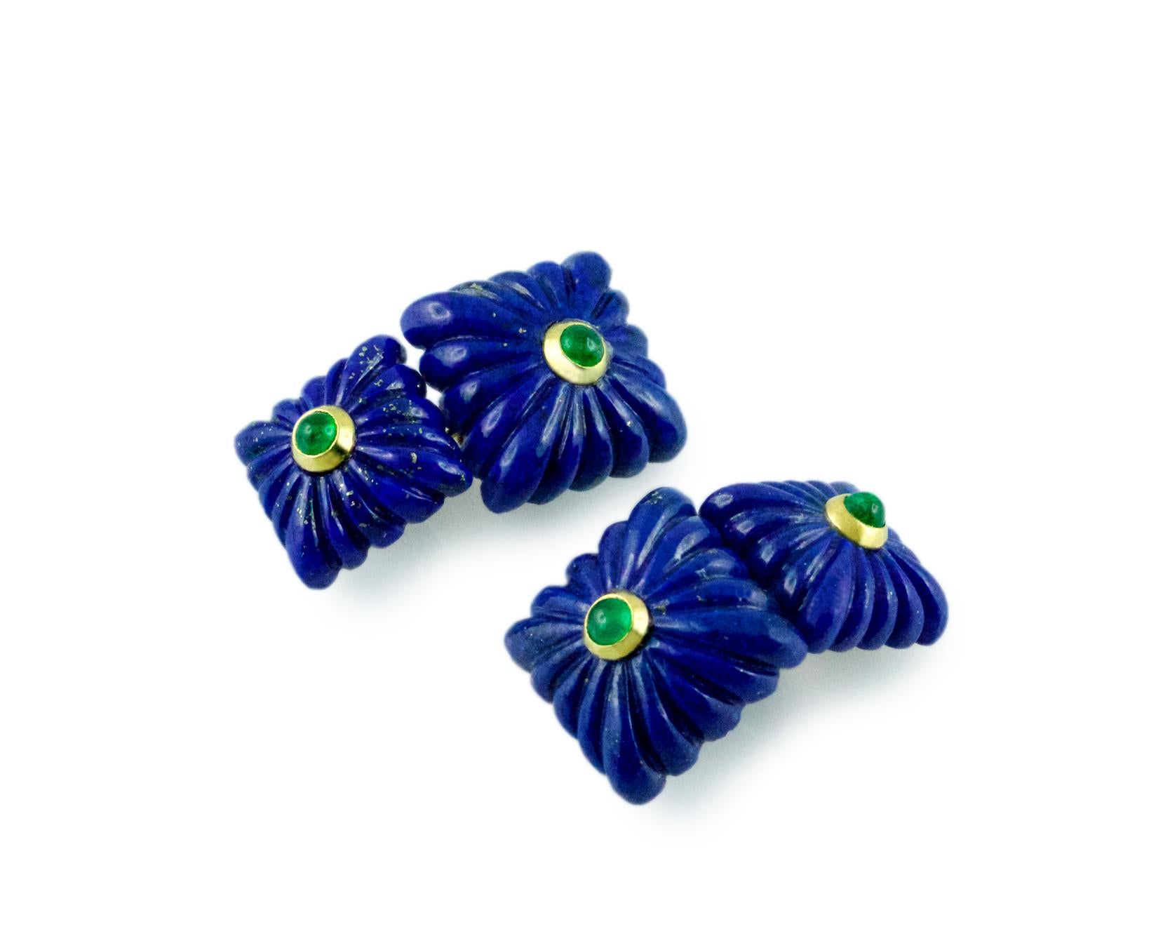 These striking cufflinks are entirely made of lapis lazuli, whose striking deep blue shade highlights the classic “fesonato” texture of front face and toggle. Both elements feature a squared shape that is adorned at the center with a cabochon