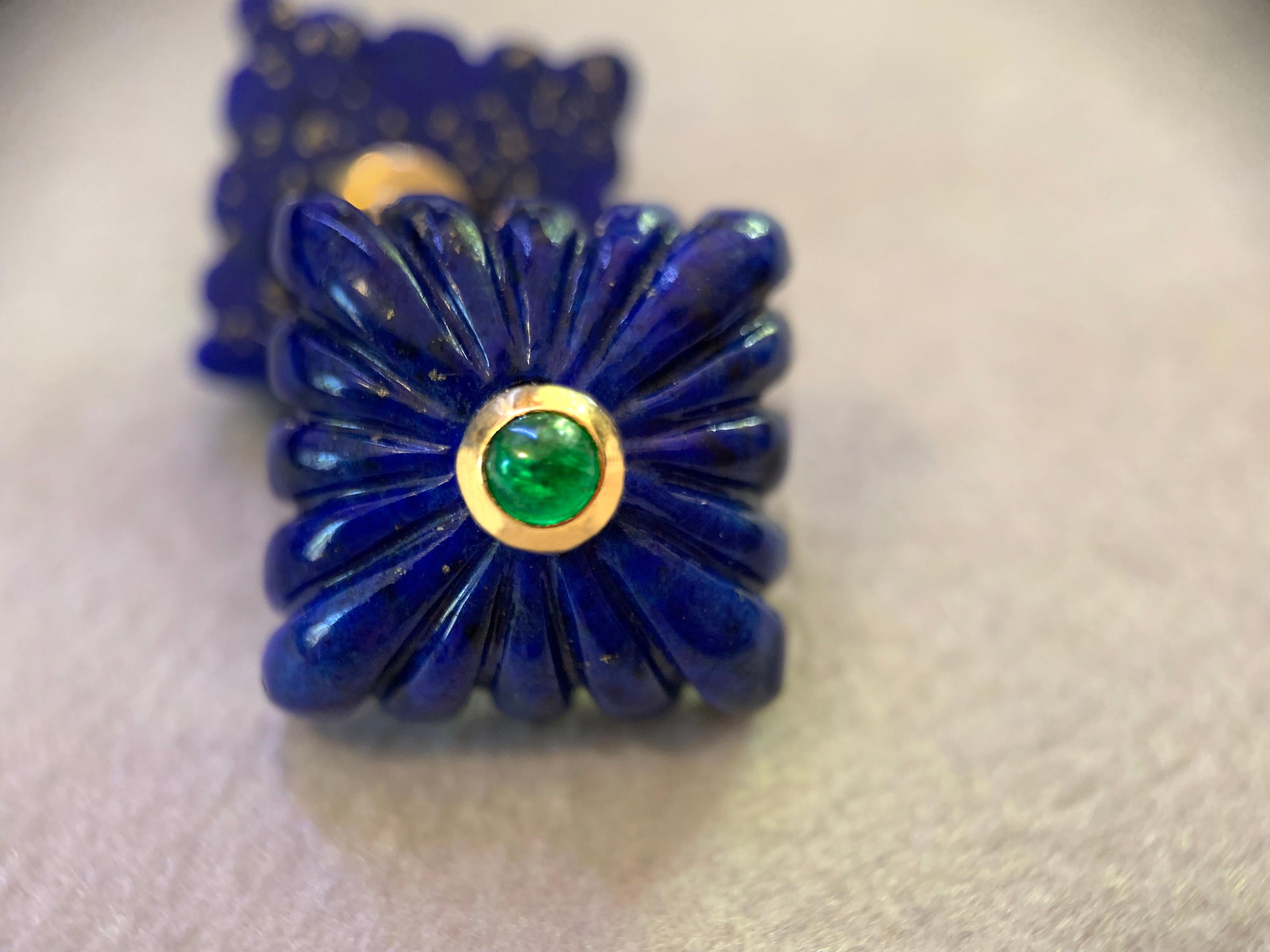 Women's or Men's 18 Karat Yellow Gold Lapis Lazuli Emeralds Squared Carved Cufflinks