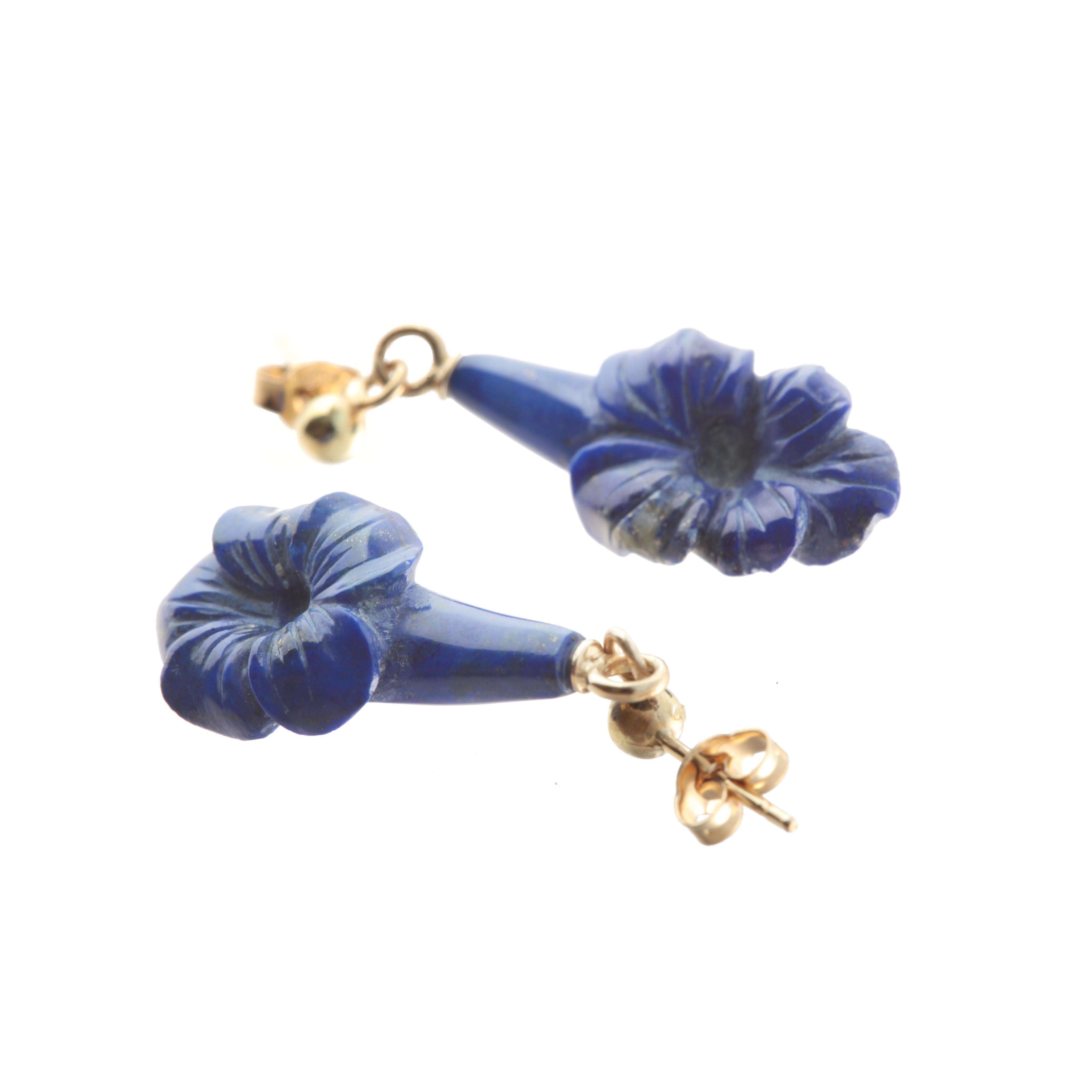 Arts and Crafts 18 Karat Yellow Gold Lapis Lazuli Flower Drop Modern Cocktail Chic Earrings For Sale
