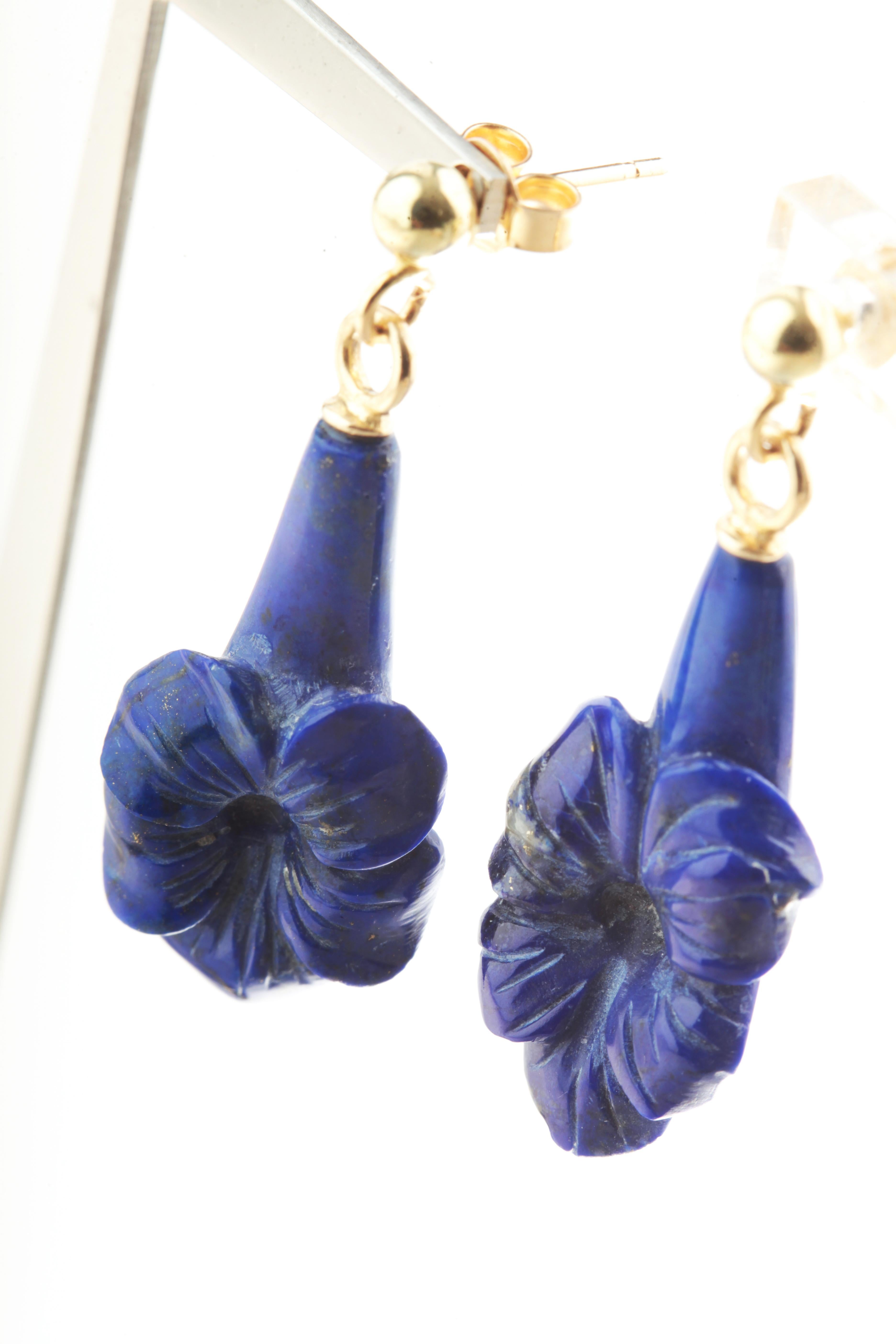 18 Karat Yellow Gold Lapis Lazuli Flower Drop Modern Cocktail Chic Earrings In New Condition For Sale In Milano, IT
