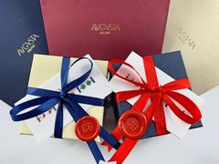 Manschettenknöpfe aus 18 Karat Gelbgold mit Lapislazuli und mediterranen Korallen Eulen und Diamanten