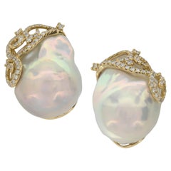 18 Karat Gelbgold Große barocke Perlen-Diamant-Ohrringe