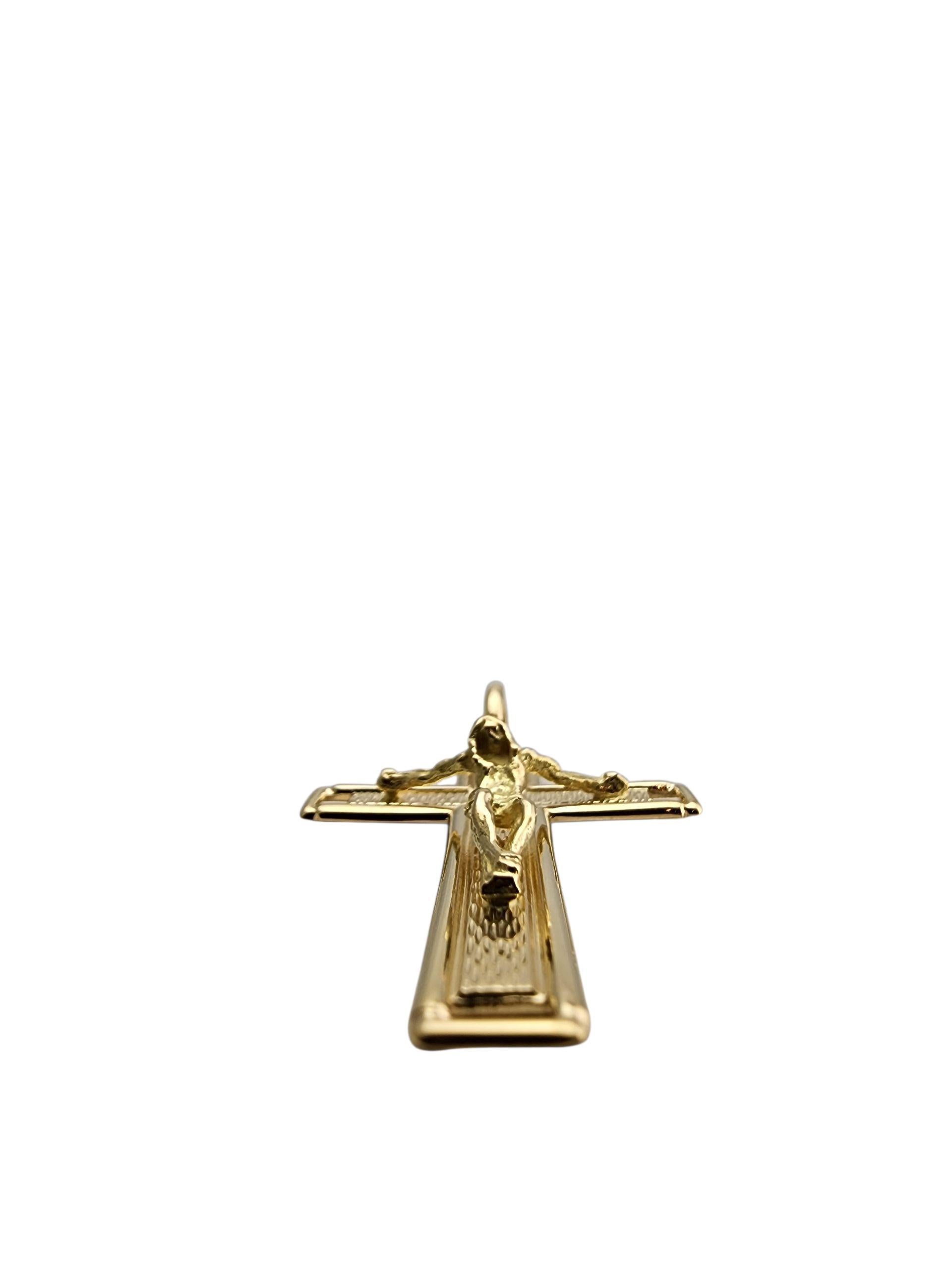 Pendentif grand crucifix en or jaune 18 carats

Ce pendentif crucifix en or jaune 18 carats présente un design magnifiquement détaillé qui symbolise la foi, la dévotion et la protection. Son riche ton d'or et sa finition polie lui confèrent une