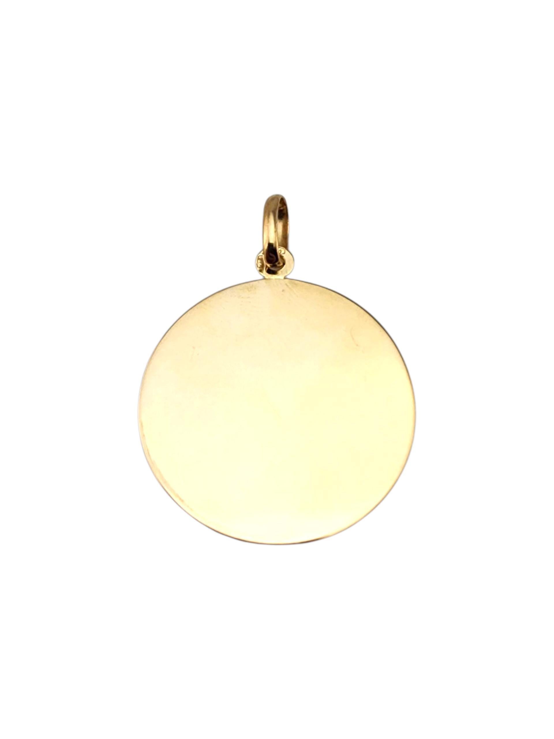 Contemporain Pendentif en or jaune 18 carats Vierge Marie Sainte Mère #23164 en vente