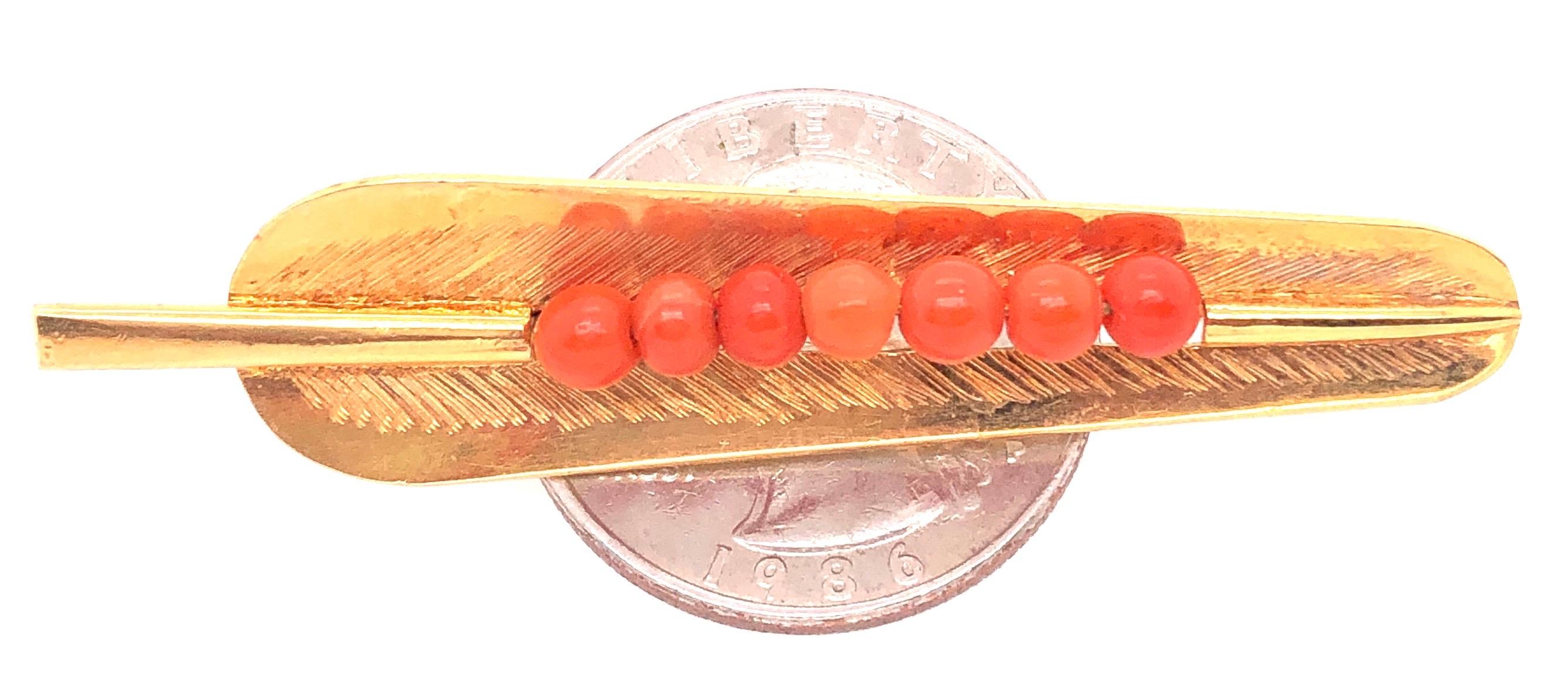 18 Karat Yellow Gold Leaf Design Brooch with Seven Round Coral For Sale 1