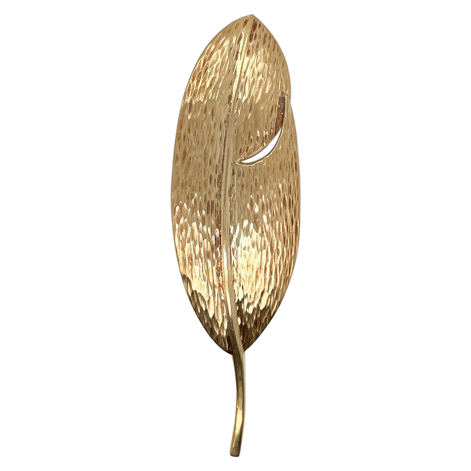 18 Karat Yellow Gold Leaf or Feather Brooch by Angela Cummings for Tiffany & Co. For Sale