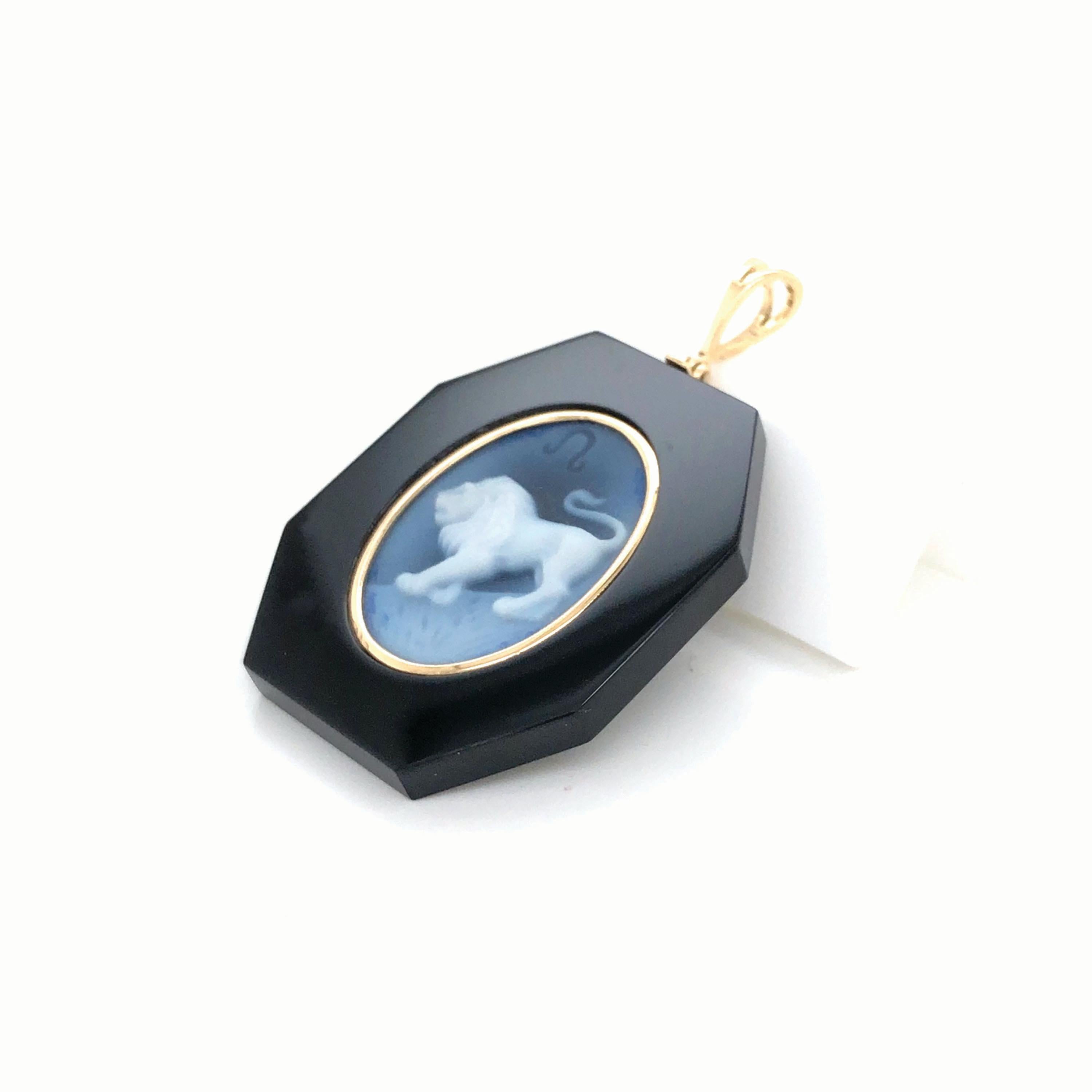 18 Karat Yellow Gold Leo Zodiac Agate Cameo Black Onyx Pendant Necklace For Sale 4
