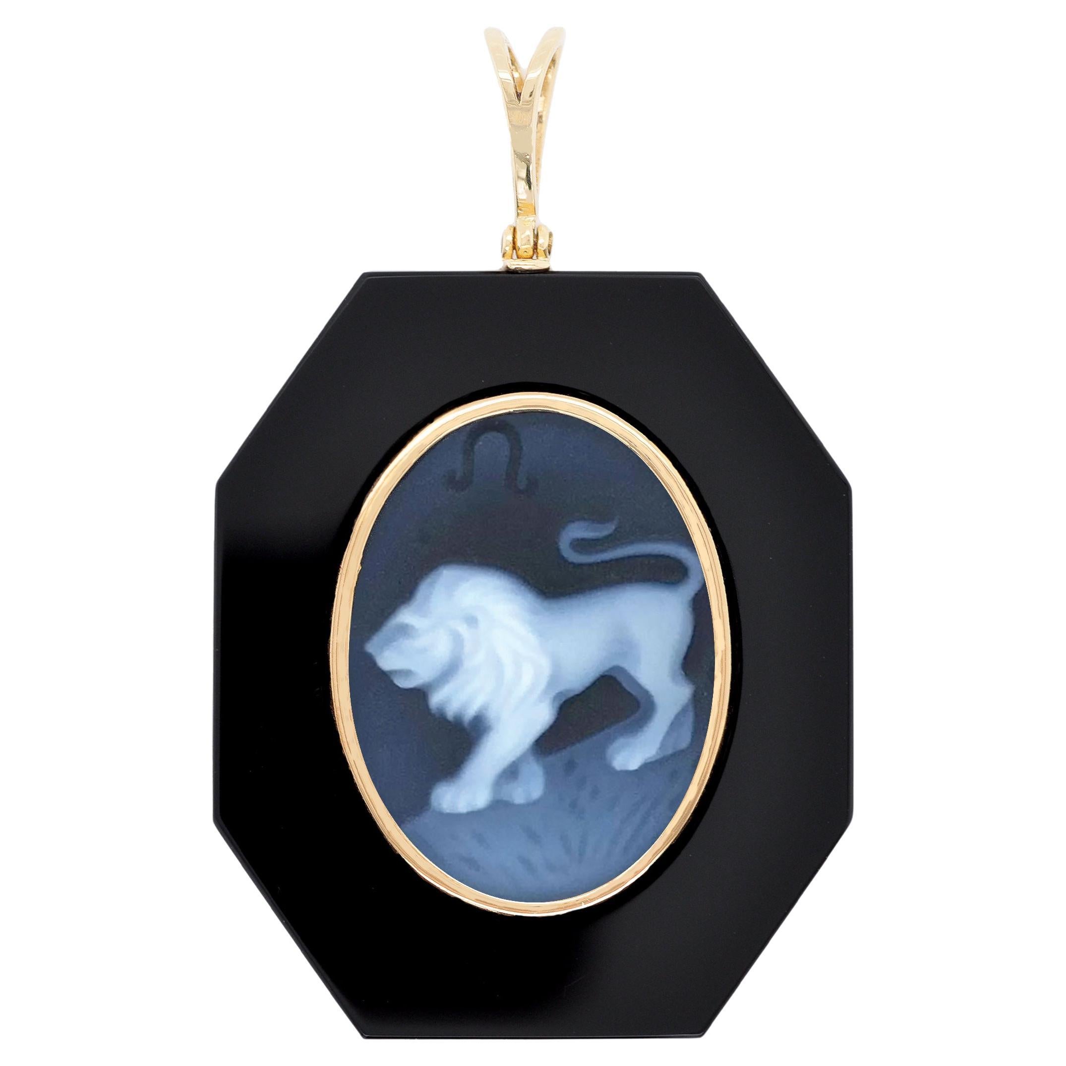 18 Karat Yellow Gold Leo Zodiac Agate Cameo Black Onyx Pendant Necklace