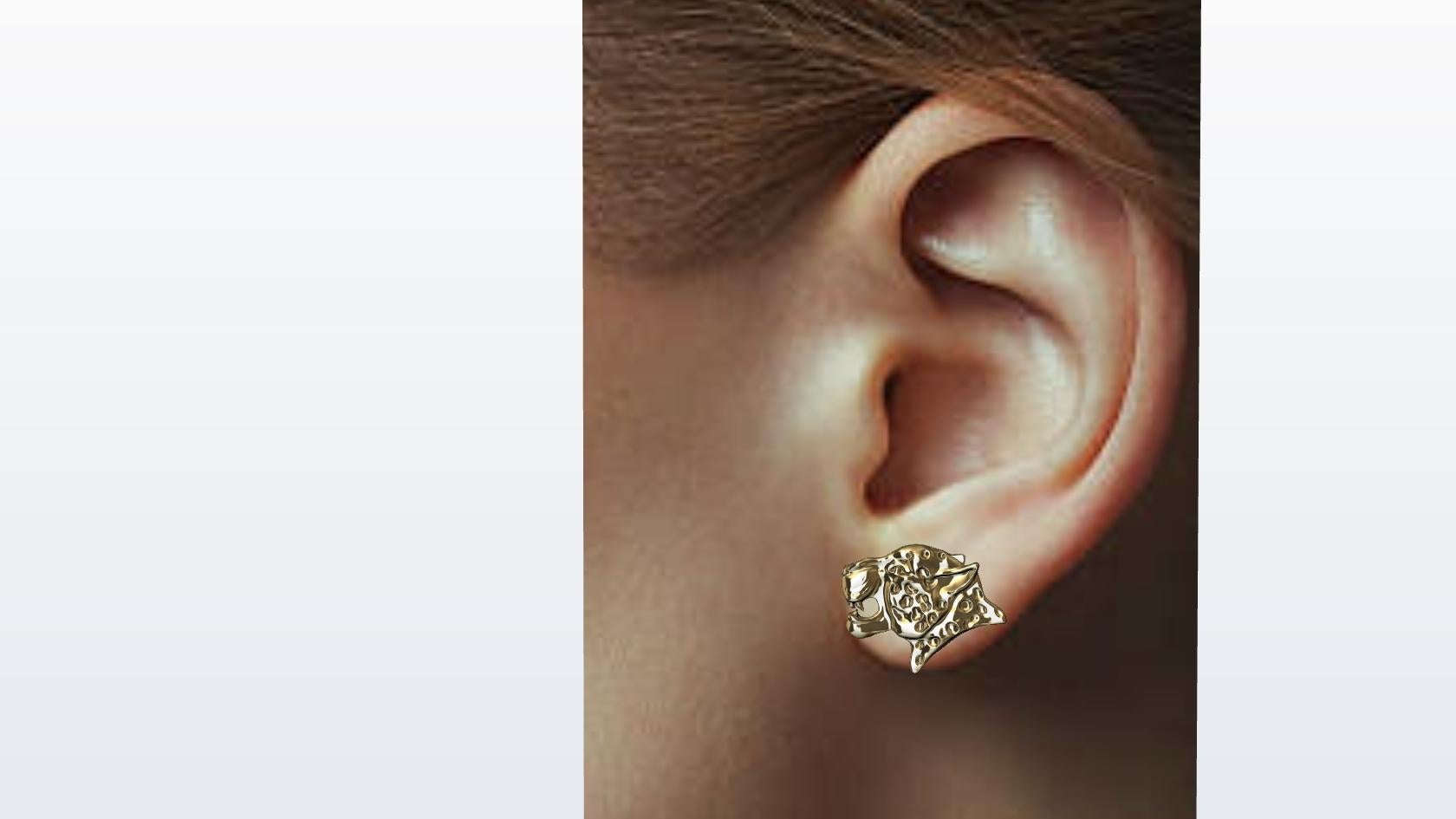 boucles d'oreille léopard en or jaune 18 carats Le designer de Tiffany Thomas Kurilla est retourné aux archives dans la collection d'estampes métalliques Le léopard:: l'un des animaux terrestres les plus rapides. De beaux spots ::élégants dans leur