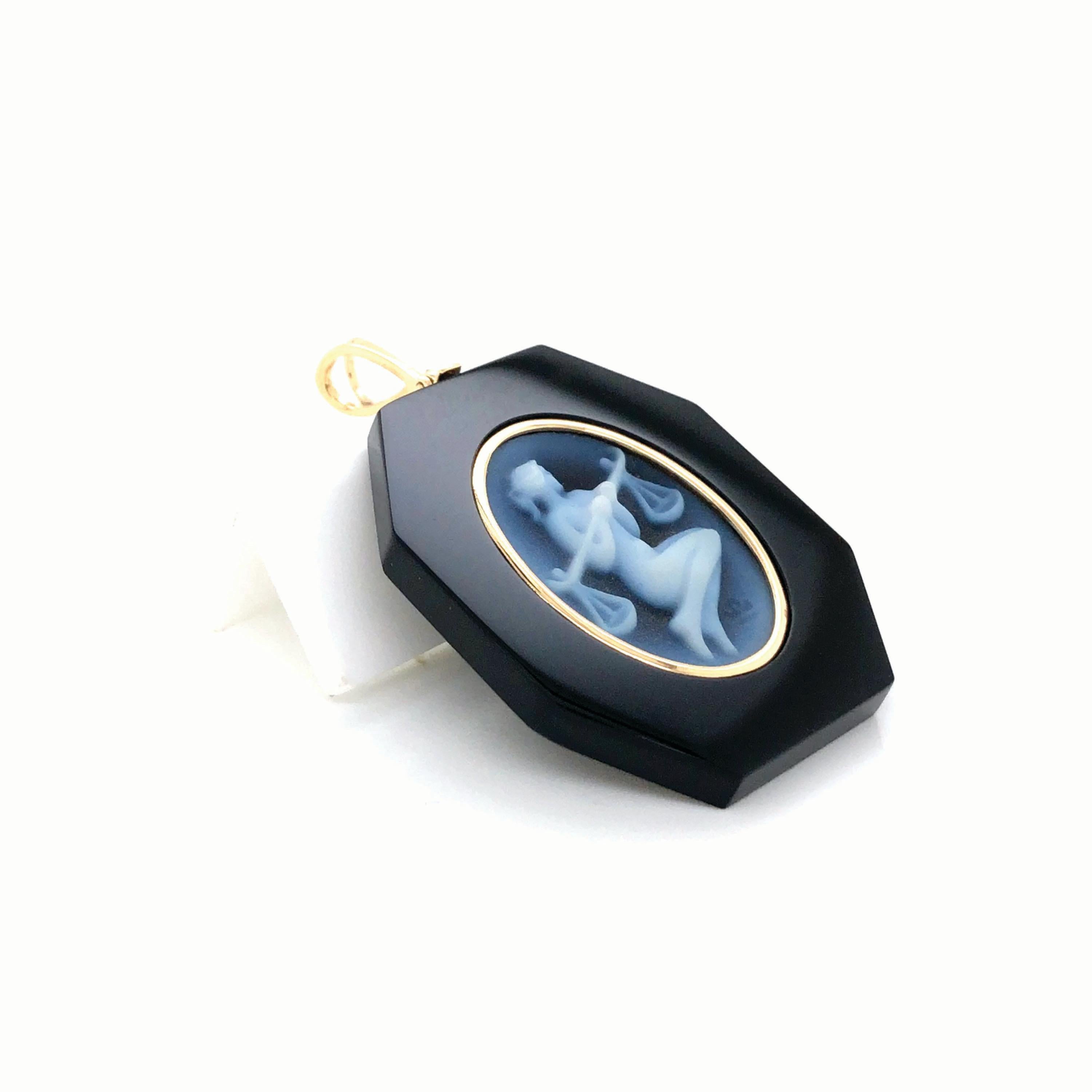 18 Karat Yellow Gold Libra Zodiac Agate Cameo Black Onyx Pendant Necklace For Sale 5