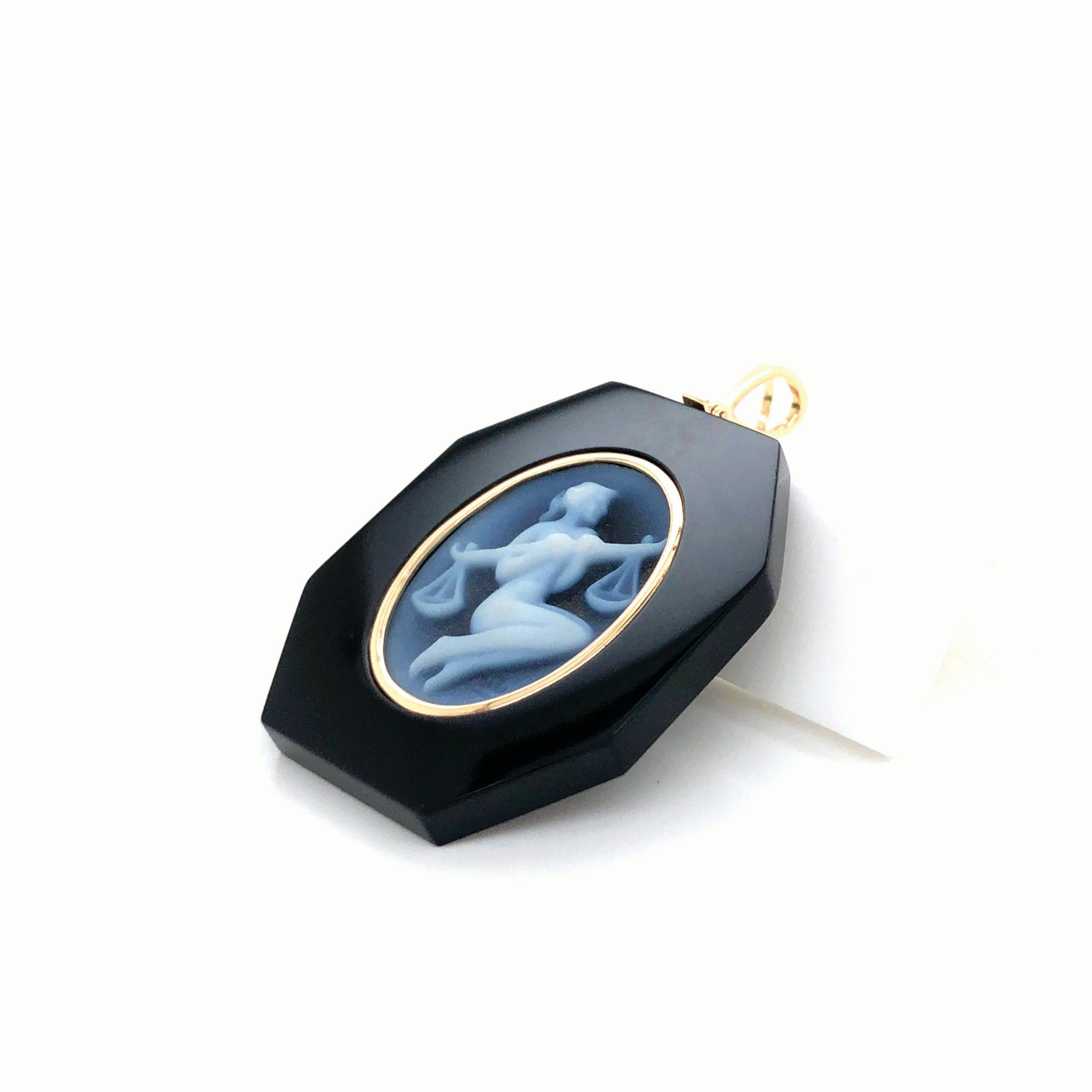 18 Karat Yellow Gold Libra Zodiac Agate Cameo Black Onyx Pendant Necklace For Sale 3