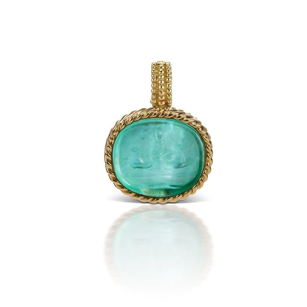 Contemporary 18 Karat Yellow Gold Light Blue Pendant