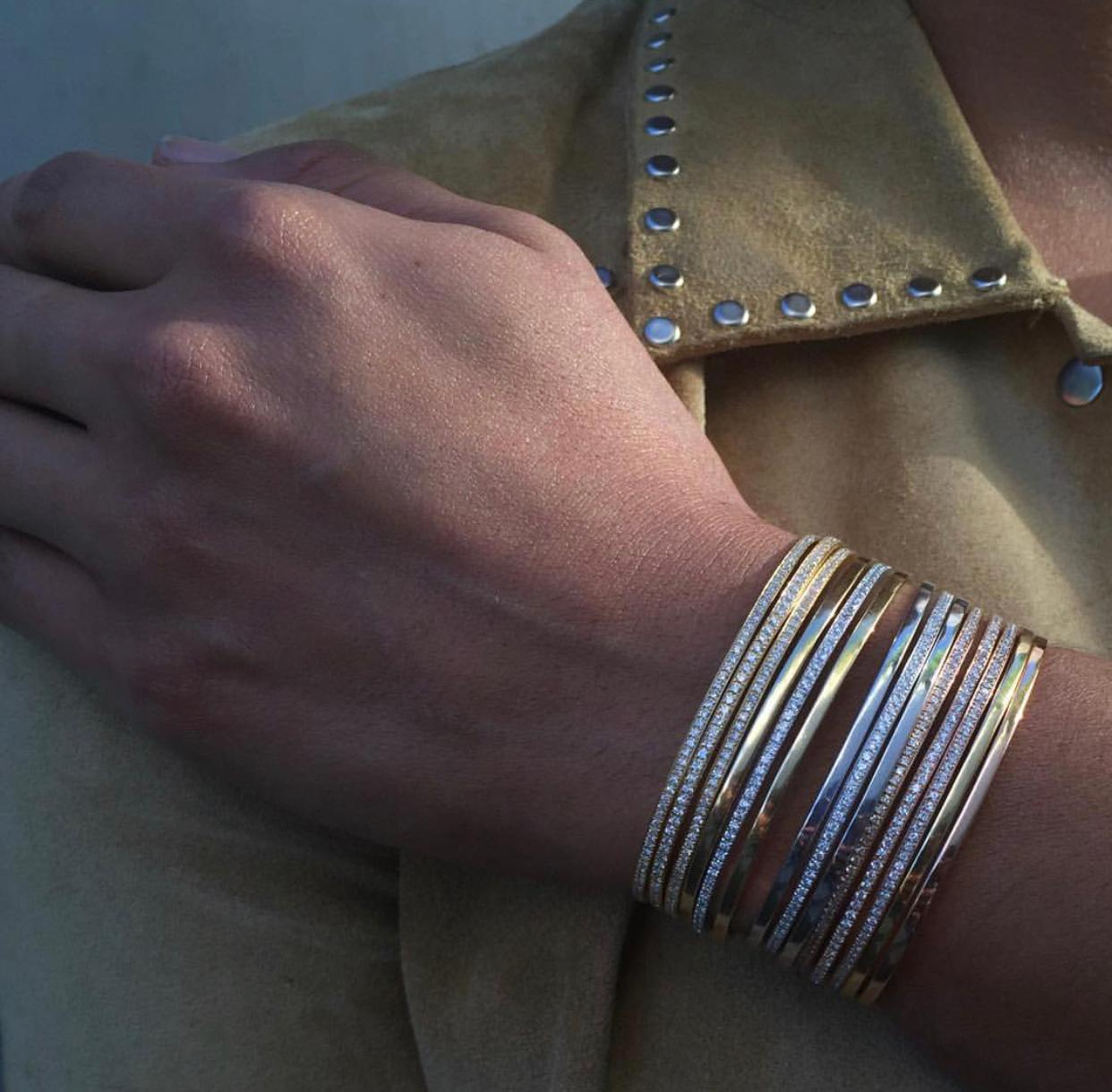 Contemporary 18 Karat Yellow Gold One Liner Cuff