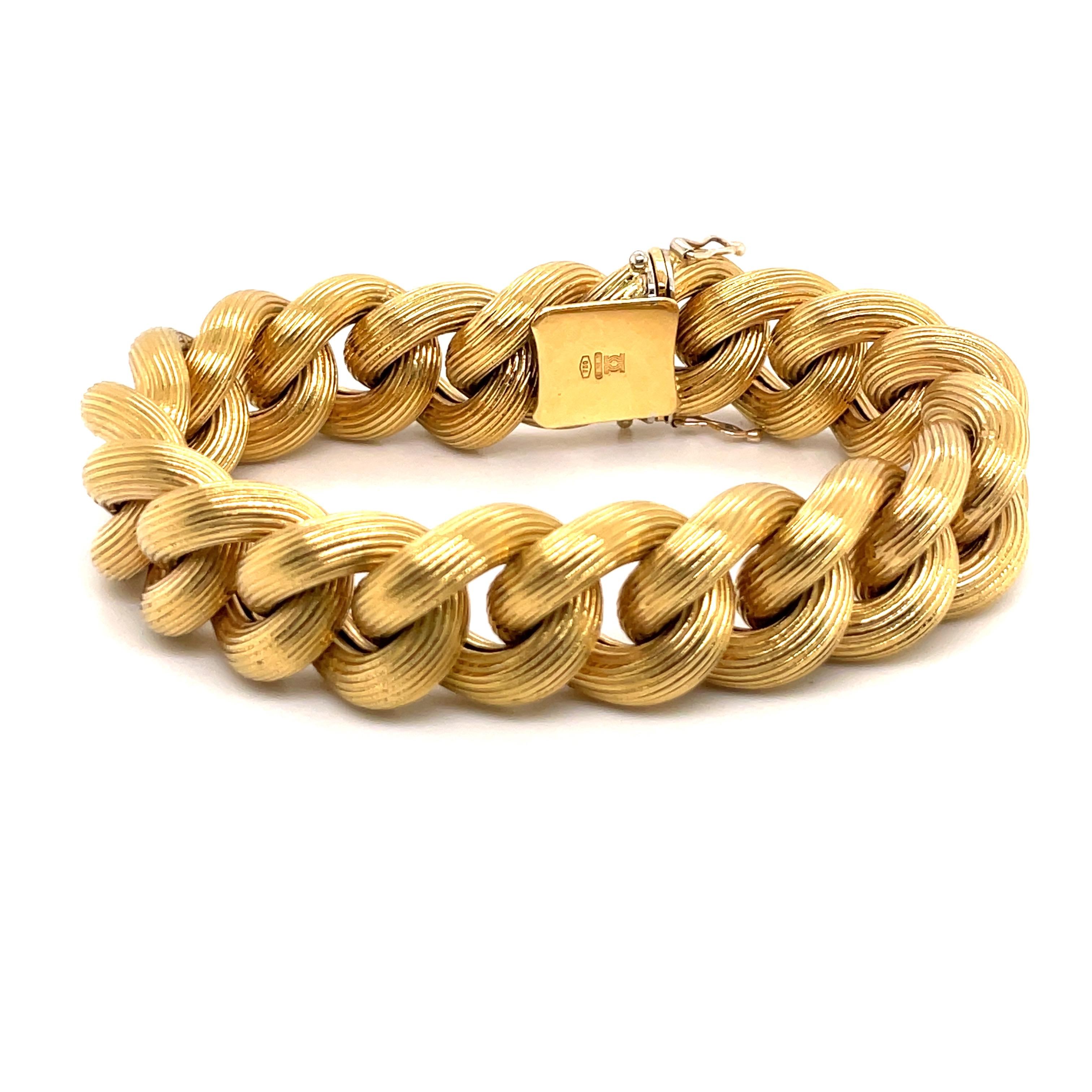 Bracelet cubain en or jaune 18 carats 61,9 grammes Excellent état - En vente à New York, NY