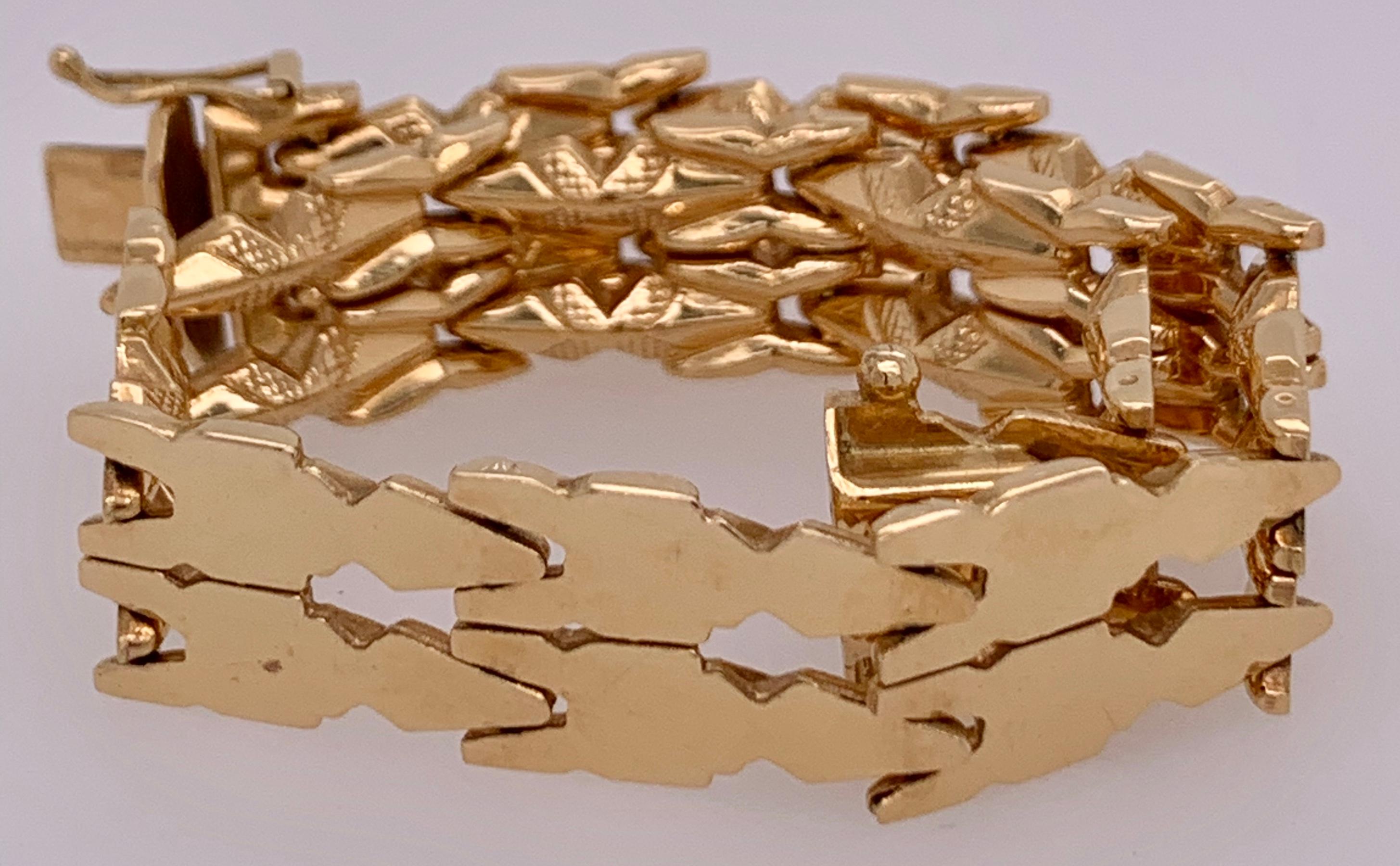 18 Karat Yellow Gold Link Bracelet In Good Condition For Sale In Stamford, CT