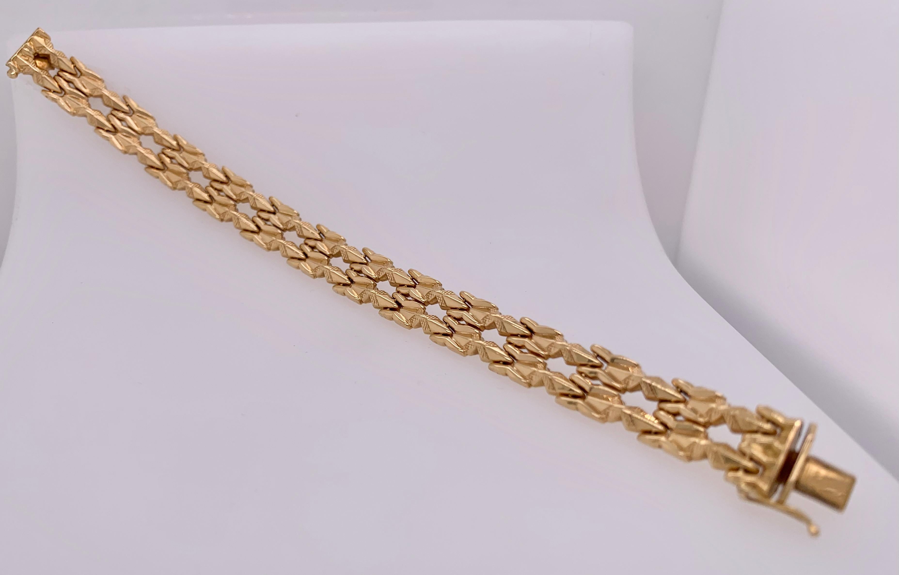 18 Karat Yellow Gold Link Bracelet For Sale 1