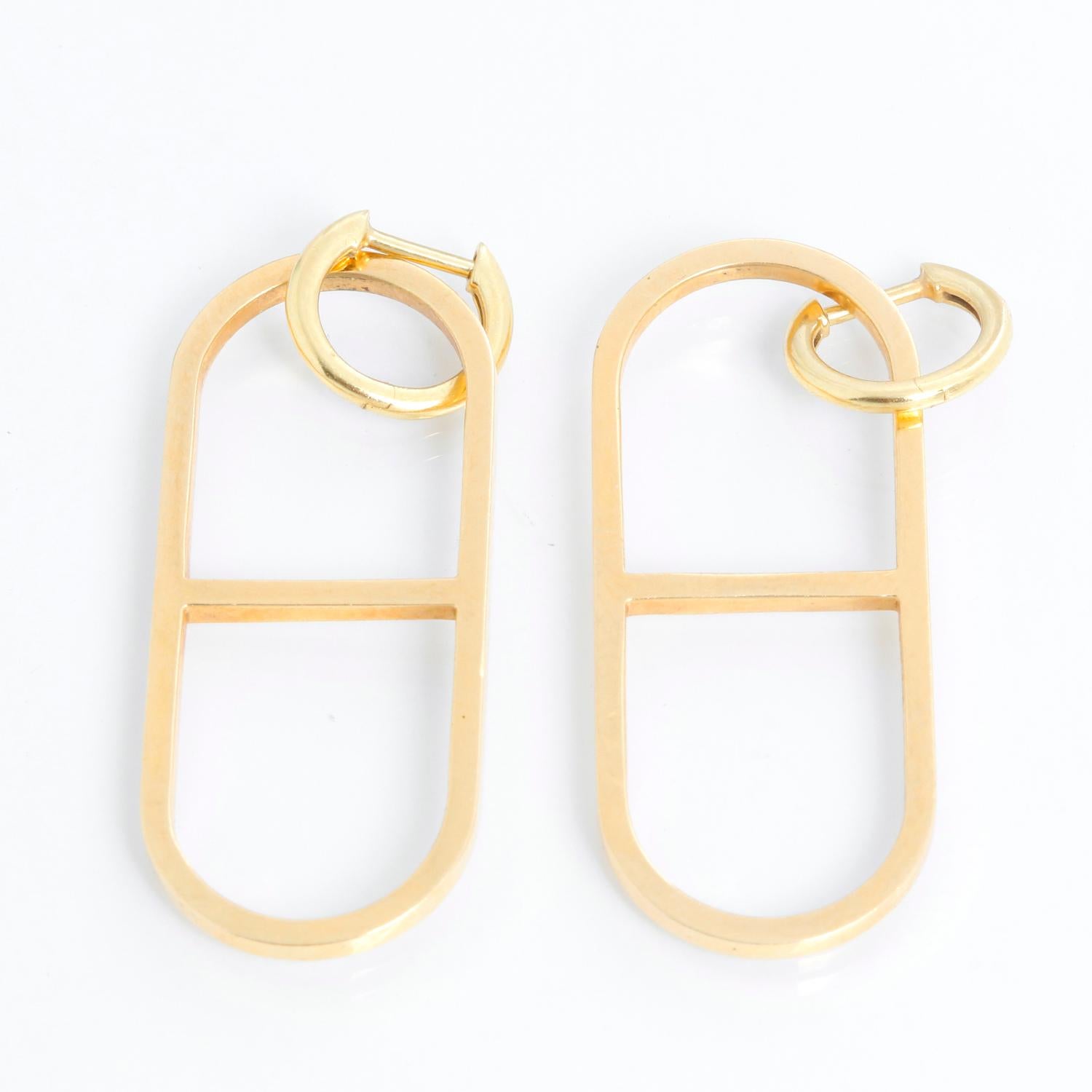 18 Karat Yellow Gold Link Hoop Earrings In Excellent Condition For Sale In Dallas, TX