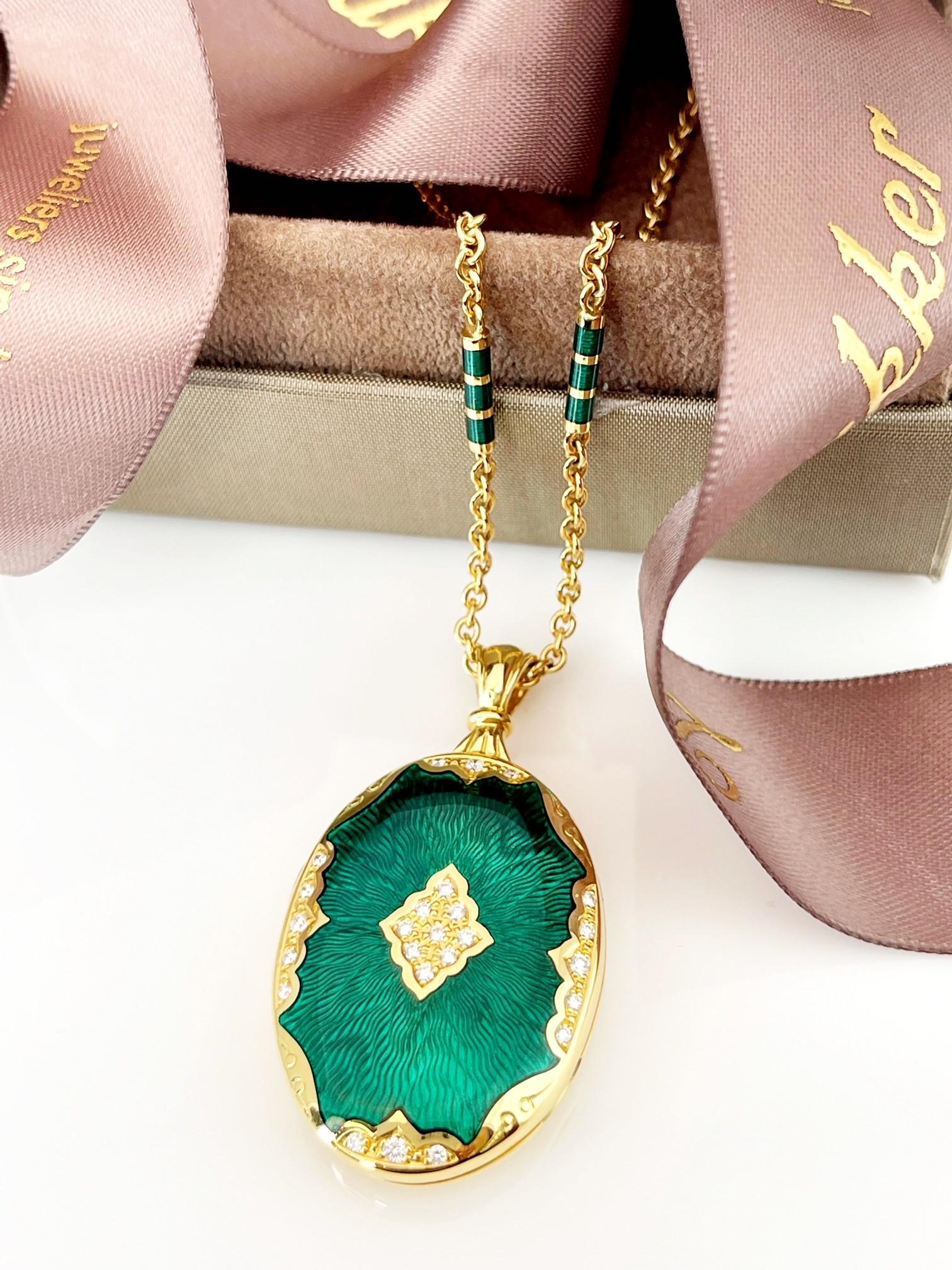 18 Karat Yellow Gold Locket with Green Ename and Diamonds on Chain with Enamel For Sale 1
