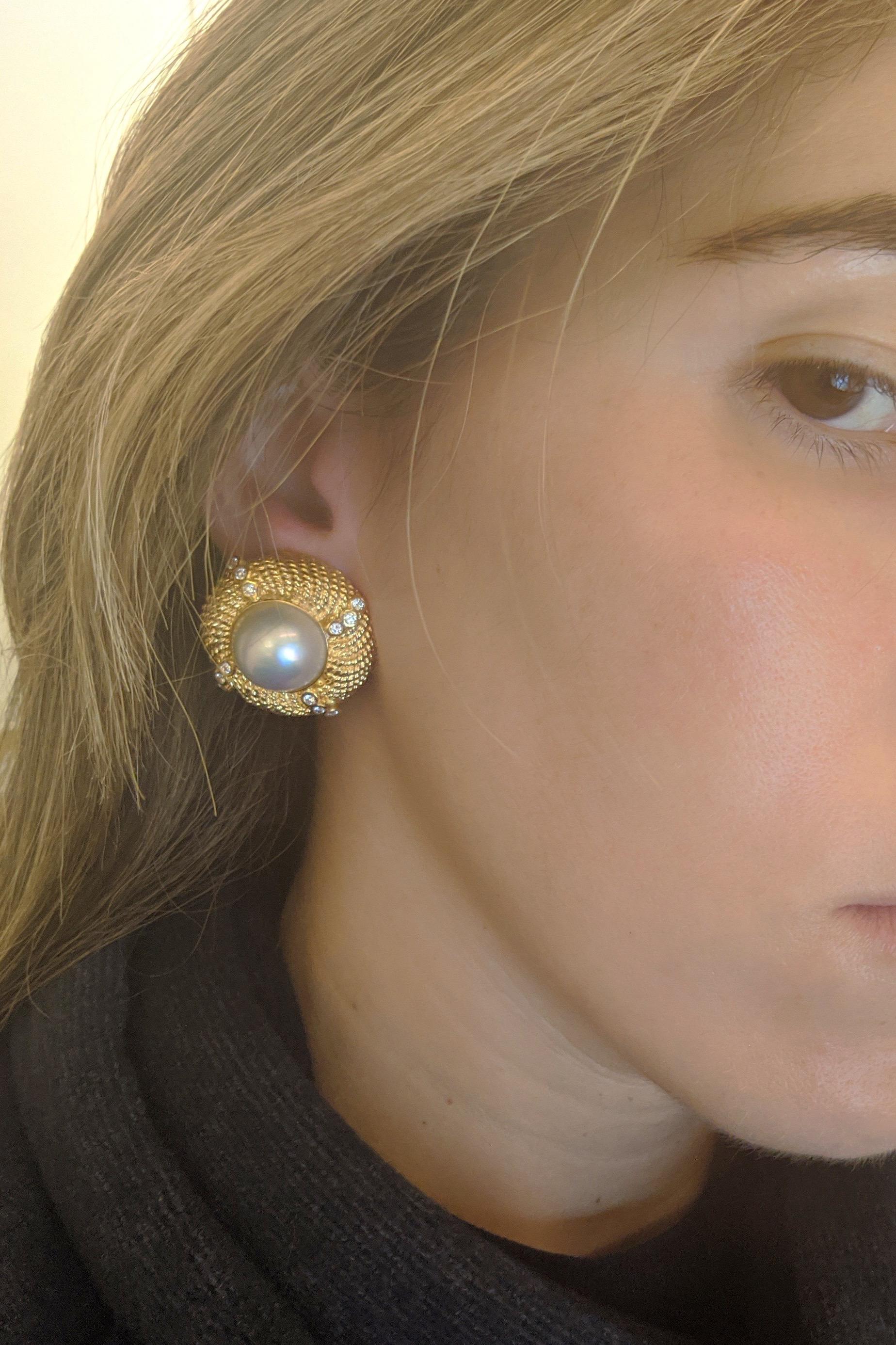 18 Karat Gelbgold Mabe Perlen-Ohrringe mit 0,72 Karat Diamanten im Zustand „Neu“ im Angebot in New York, NY