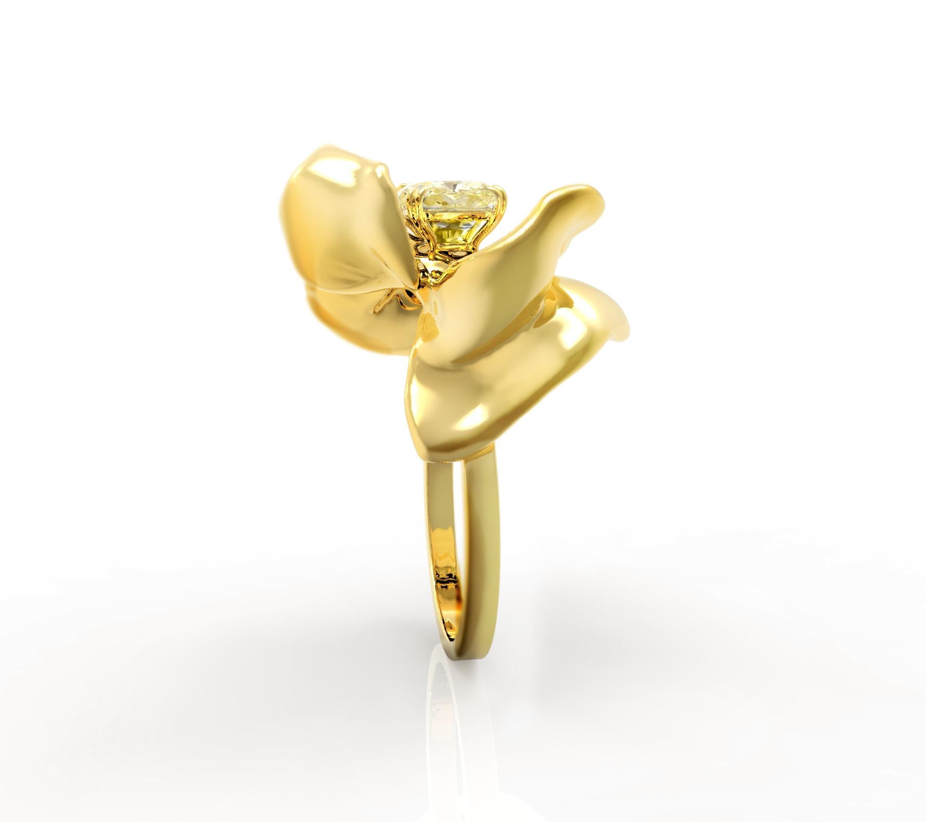 Contemporain Bague de fiançailles Magnolia en or jaune avec diamant jaune d'un carat en vente