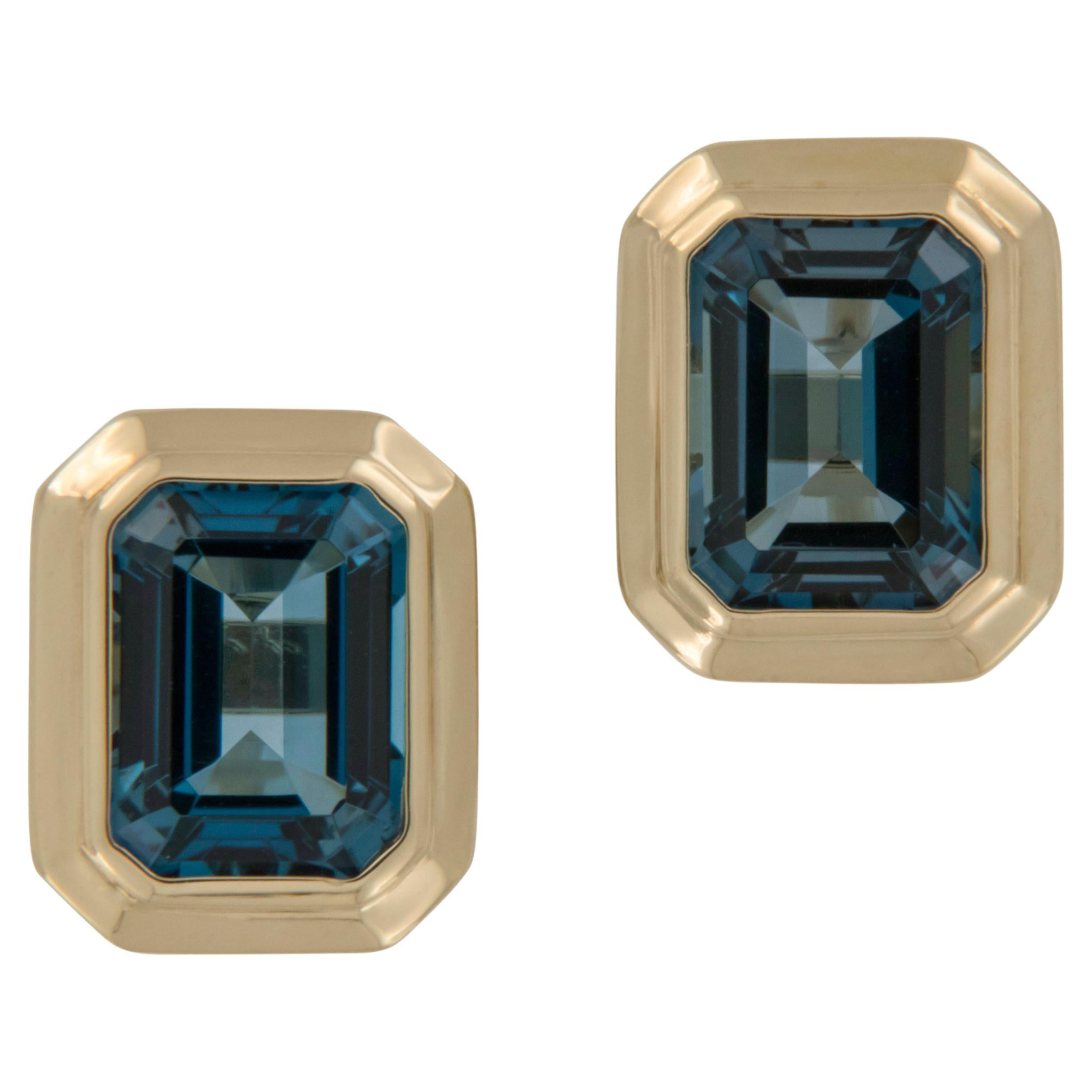 Goshwara, boucles d'oreilles Manhattan en or jaune 18 carats et topaze bleue de Londres