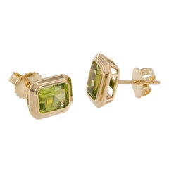 18 Karat Yellow Gold "Manhattan" Peridot Earrings by Goshwara