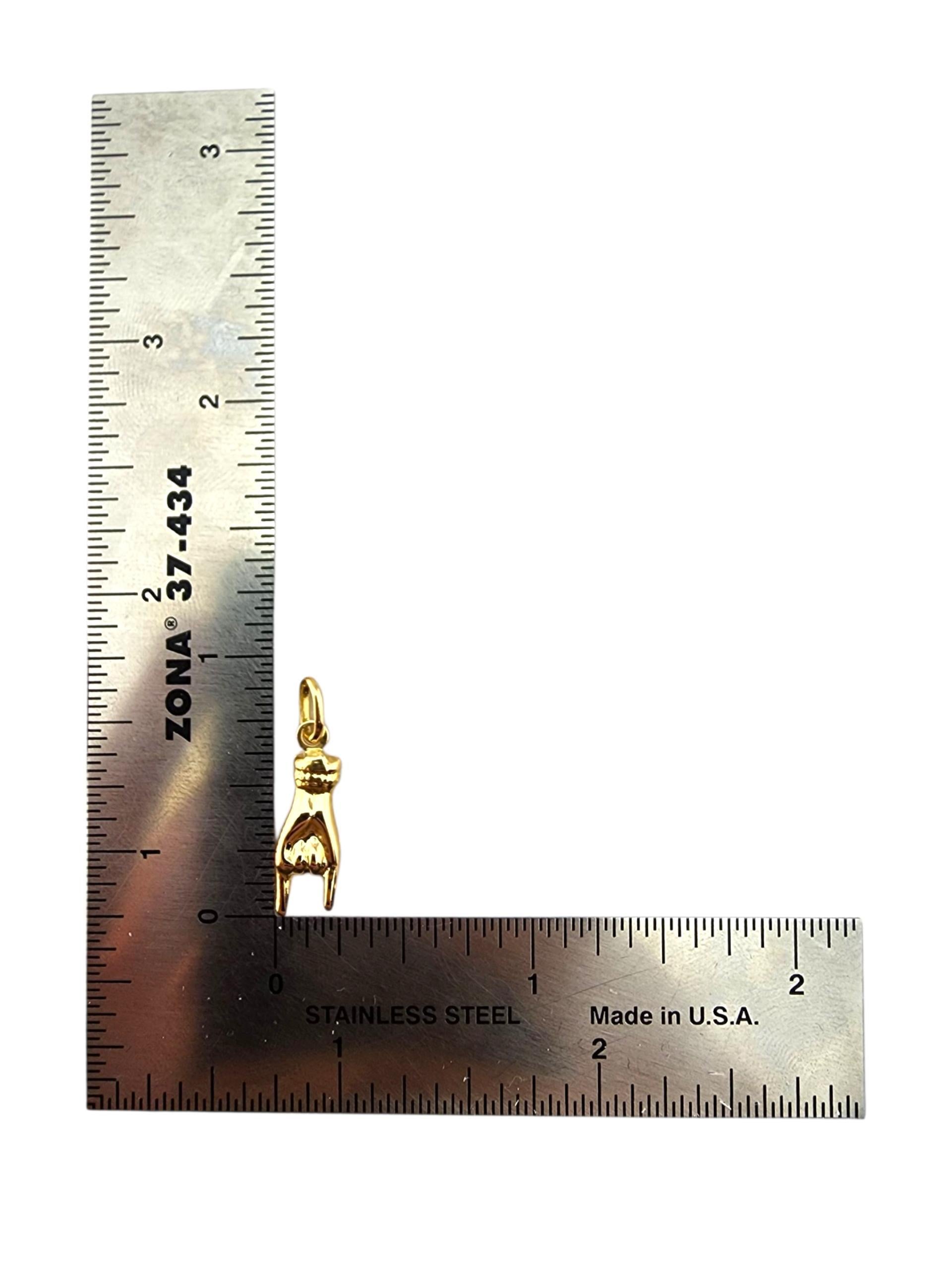 Ciondolo Mano Cornuto in oro giallo 18 carati #23167 in vendita 3