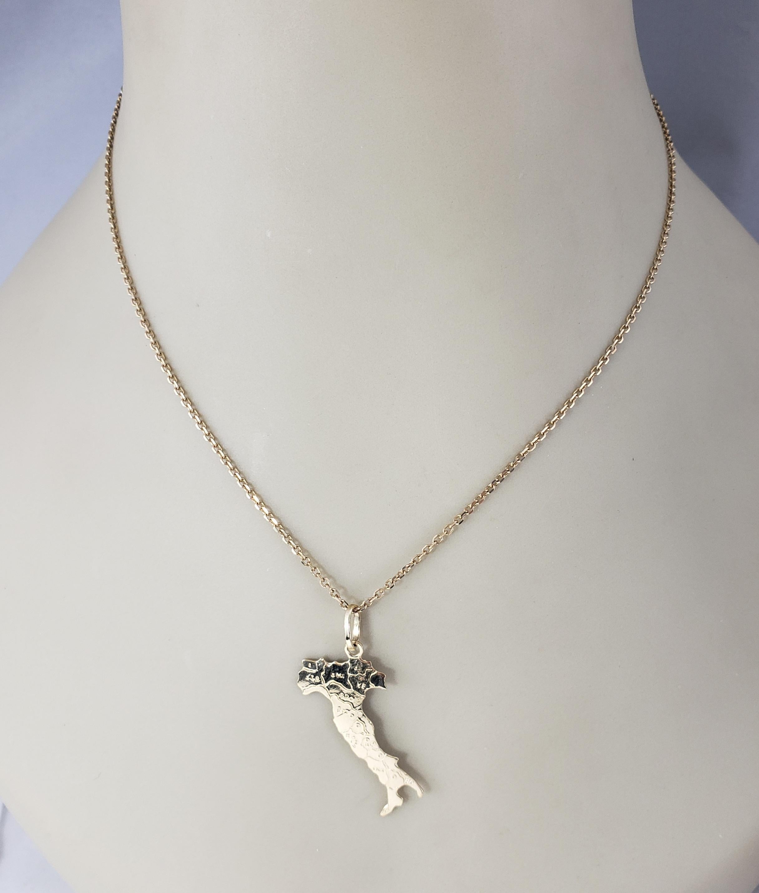 18 Karat Yellow Gold Map of Italy Charm Pendant #19163 2