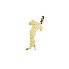 18 Karat Yellow Gold Map of Italy Charm Pendant #19163