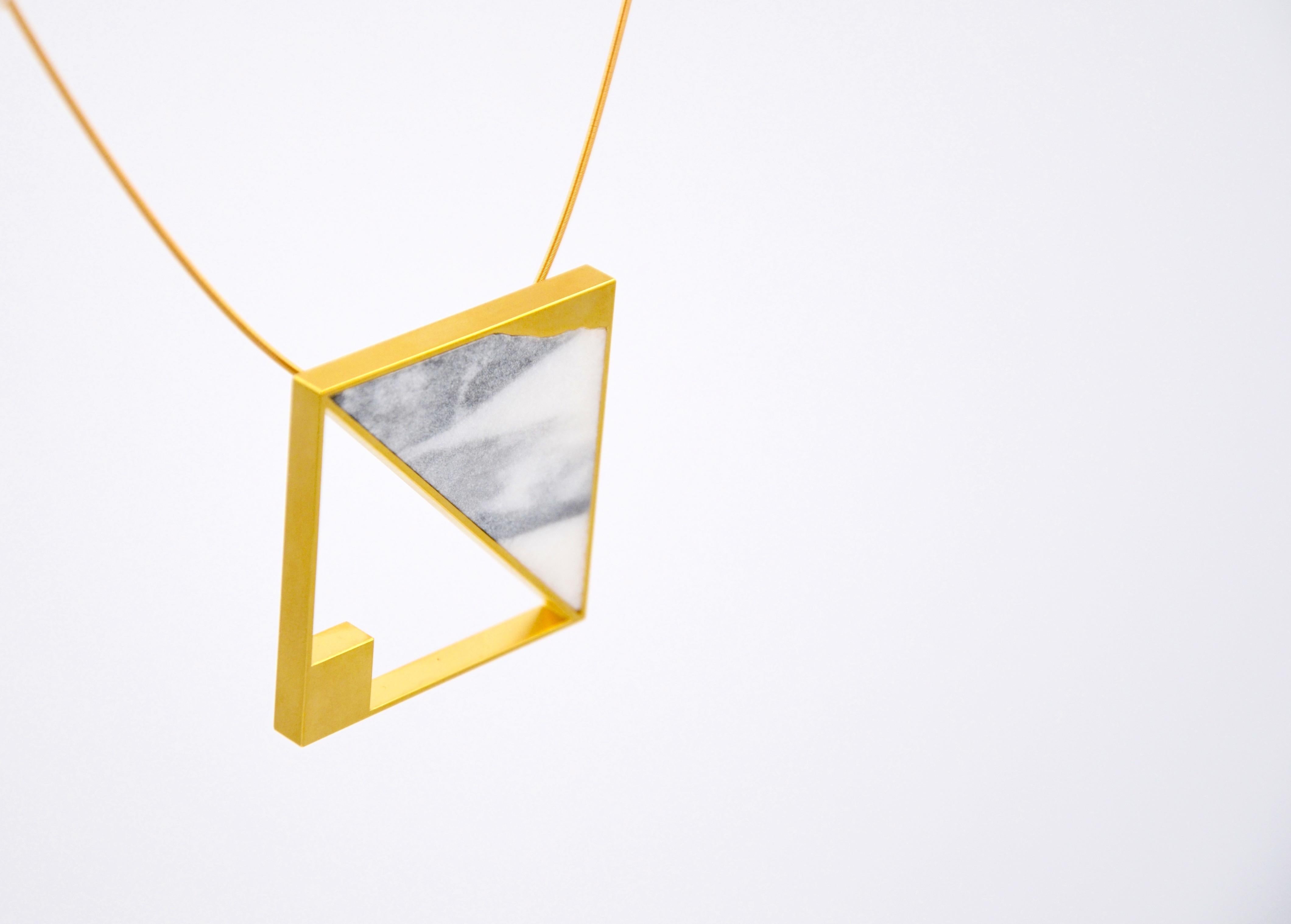 Contemporary 18 Karat Yellow Gold Marble Pendant For Sale 5
