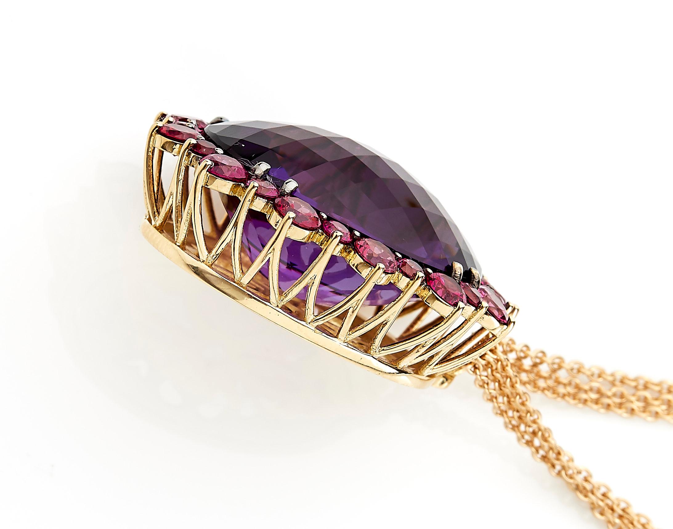 18 Karat Yellow Gold Pendant Necklace with 49.13 Carat Amethyst and Spinels In New Condition For Sale In Paris, FR