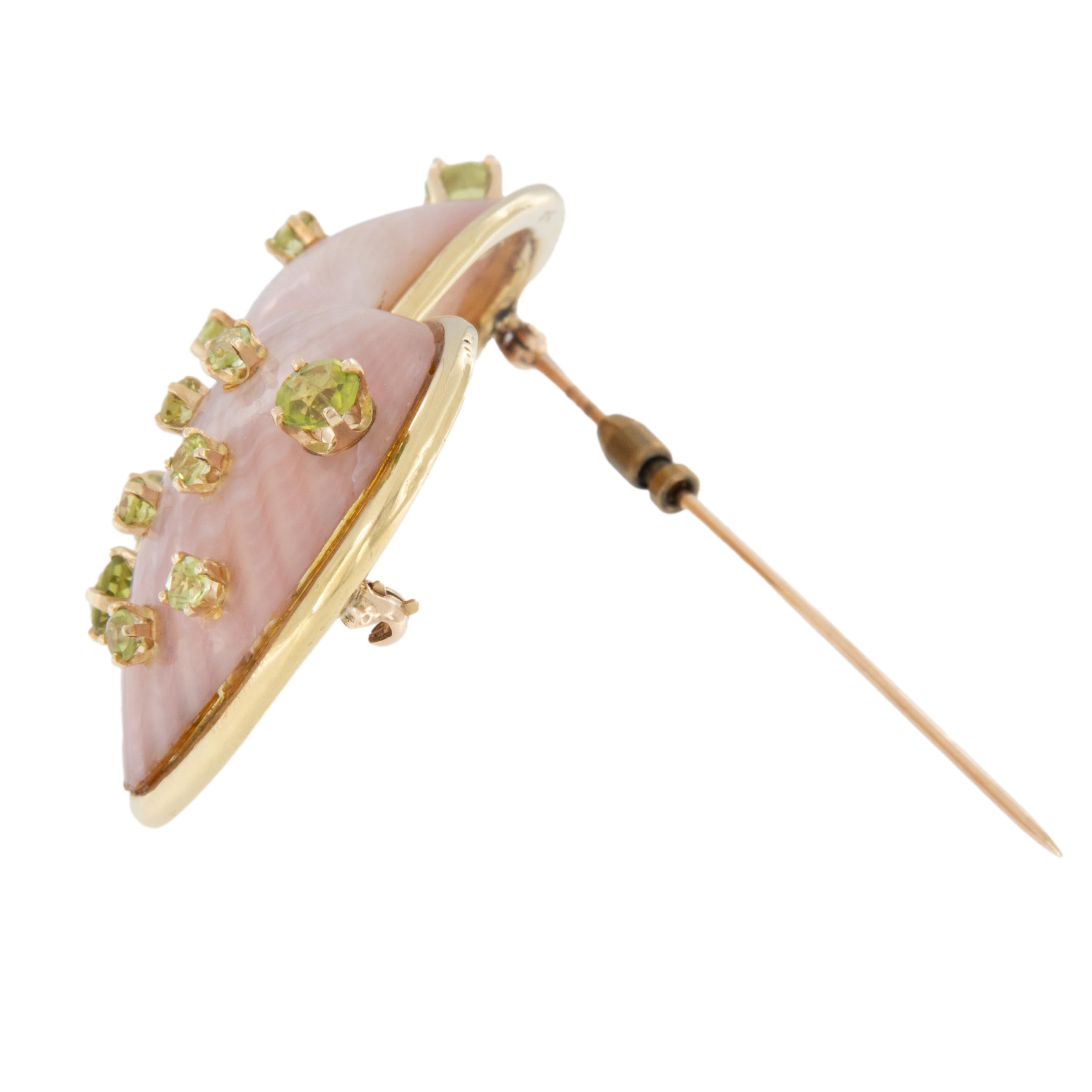 Broche en or jaune 18 carats Marguerite Stix en coquillage et péridot Bon état - En vente à Troy, MI
