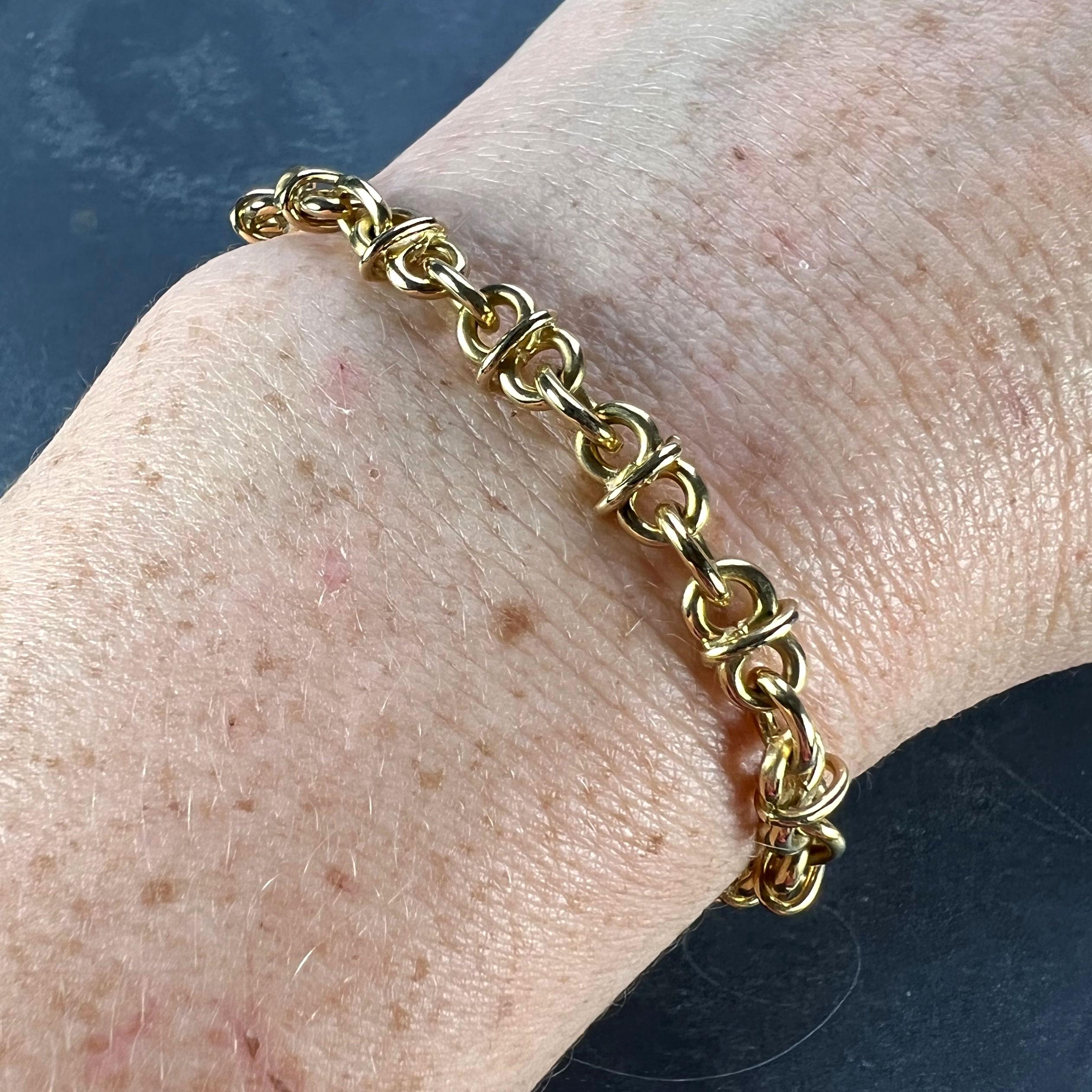 18 Karat Yellow Gold Mariner Chain Link Bracelet For Sale 1