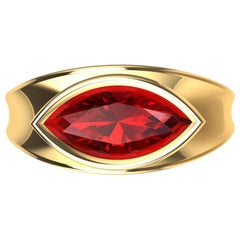 Anello scultura in oro giallo 18 carati con rubino marquise da 1,1 carati