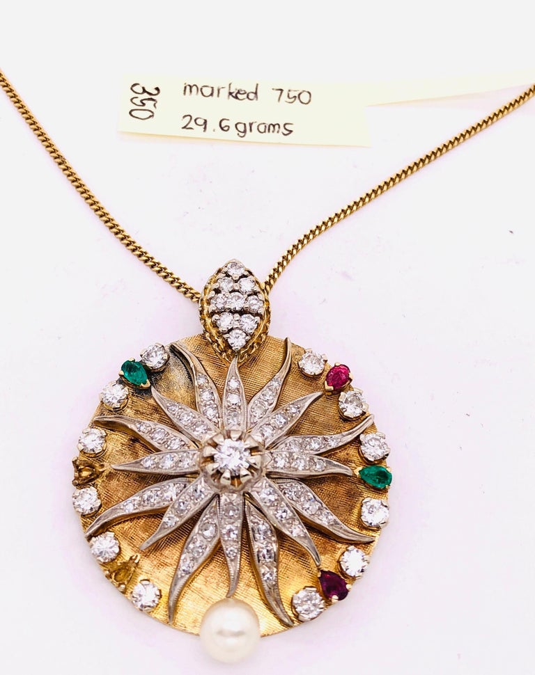 18 Karat Yellow Gold Medallion Pendant Style Necklace with Diamonds and