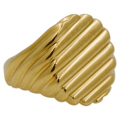 18 Karat Yellow Gold Men's Ridged Ring