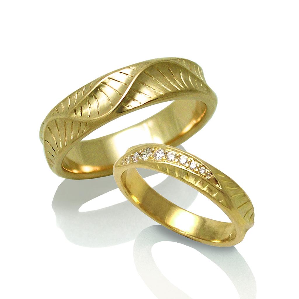 Im Angebot: 18 Karat Gelbgold Wave Crest Ring für Herren von K.Mita () 4