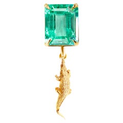 18 Karat Yellow Gold Mesopotamia Contemporary Pendant Necklace with Emerald