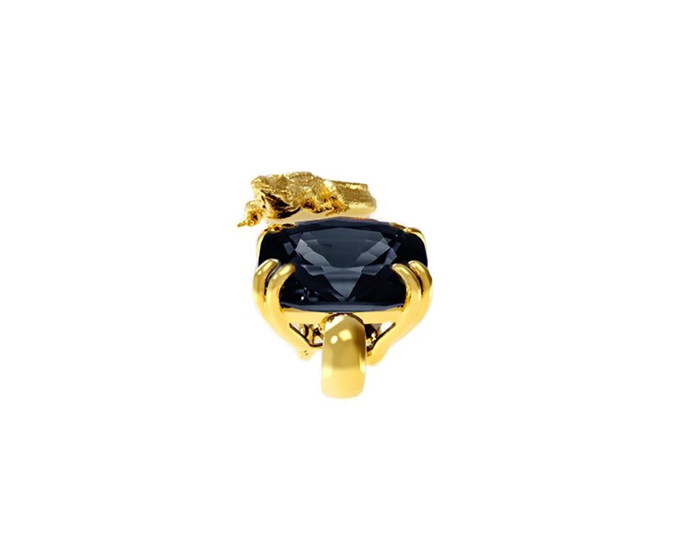 Eighteen Karat Yellow Gold Mesopotamian Pendant Necklace with Dark Blue Sapphire For Sale 8