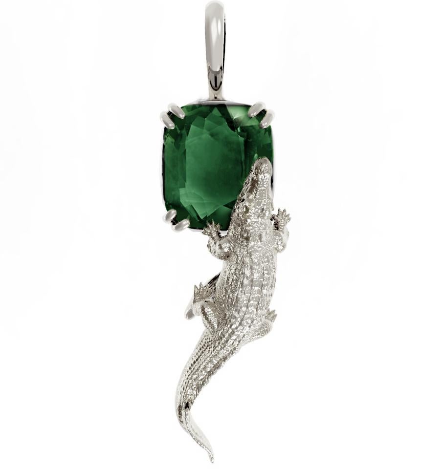 Collier pendentif Mesopotamian en or jaune avec tourmaline verte de sept carats en vente 10