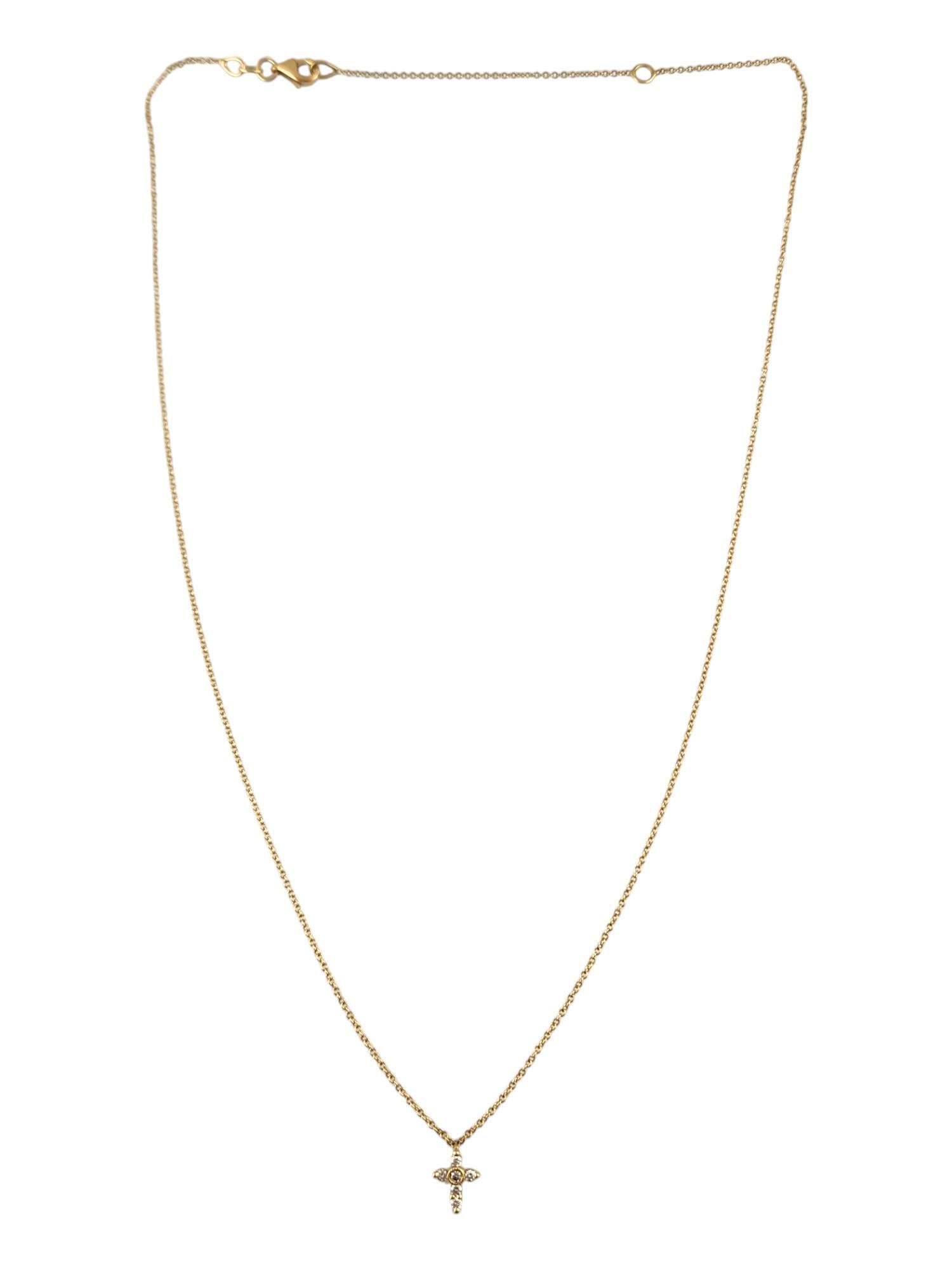 18 Karat Yellow Gold Mini Diamond Cross Necklace

This gorgeous necklace features a stunning 18K yellow gold cross with 6 round brilliant cut diamonds paired with an 18K yellow gold chain!

Approximate total diamond weight: .04 cts

Diamond color: