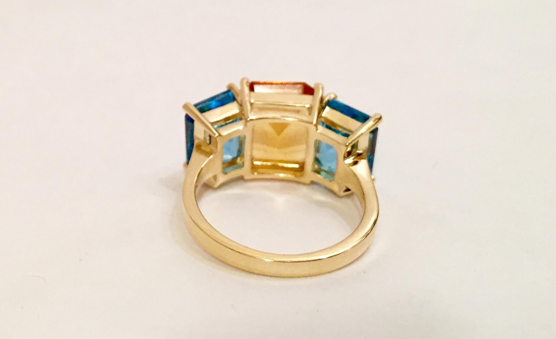 18 Karat Gelbgold Mini-Ring im Smaragdschliff mit orangefarbenem Citrin und blauem Topas (Zeitgenössisch) im Angebot