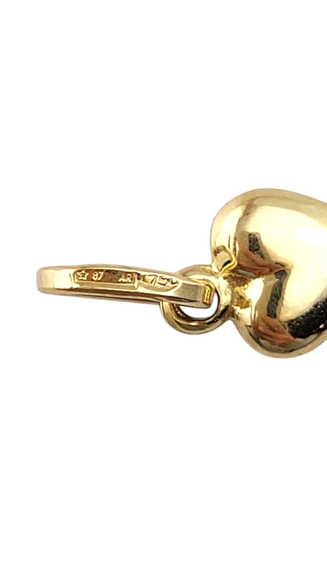 18 Karat Yellow Gold Mini Heart Charm #21318 In Good Condition In Washington Depot, CT