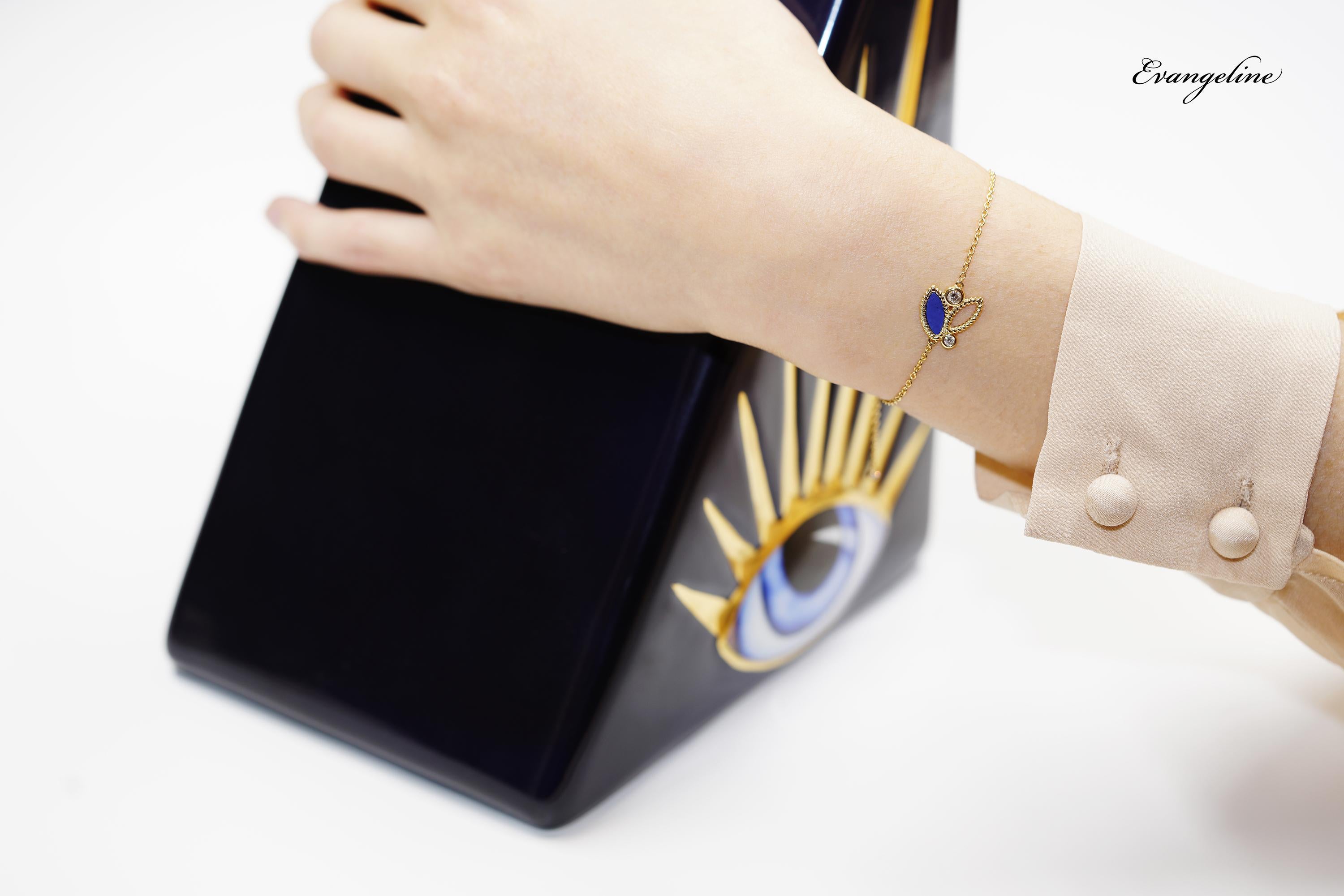 Contemporary 18 Karat Yellow Gold Mini Q Garden Bracelet with Diamonds and Lapis Lazuli For Sale