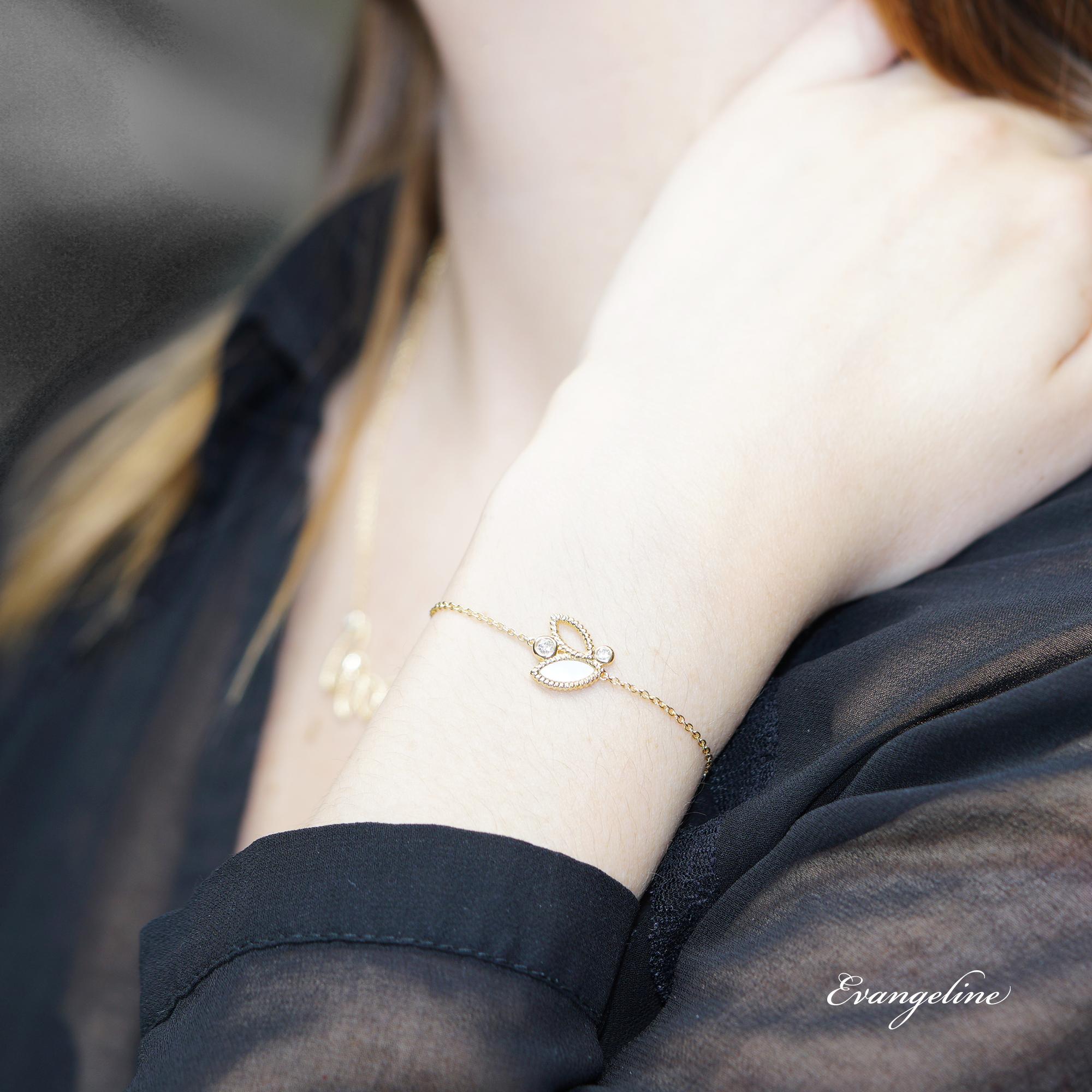 18 Karat Gelbgold Mini Q Garten-Armband mit Diamanten und Perlmutt im Zustand „Neu“ im Angebot in London, GB